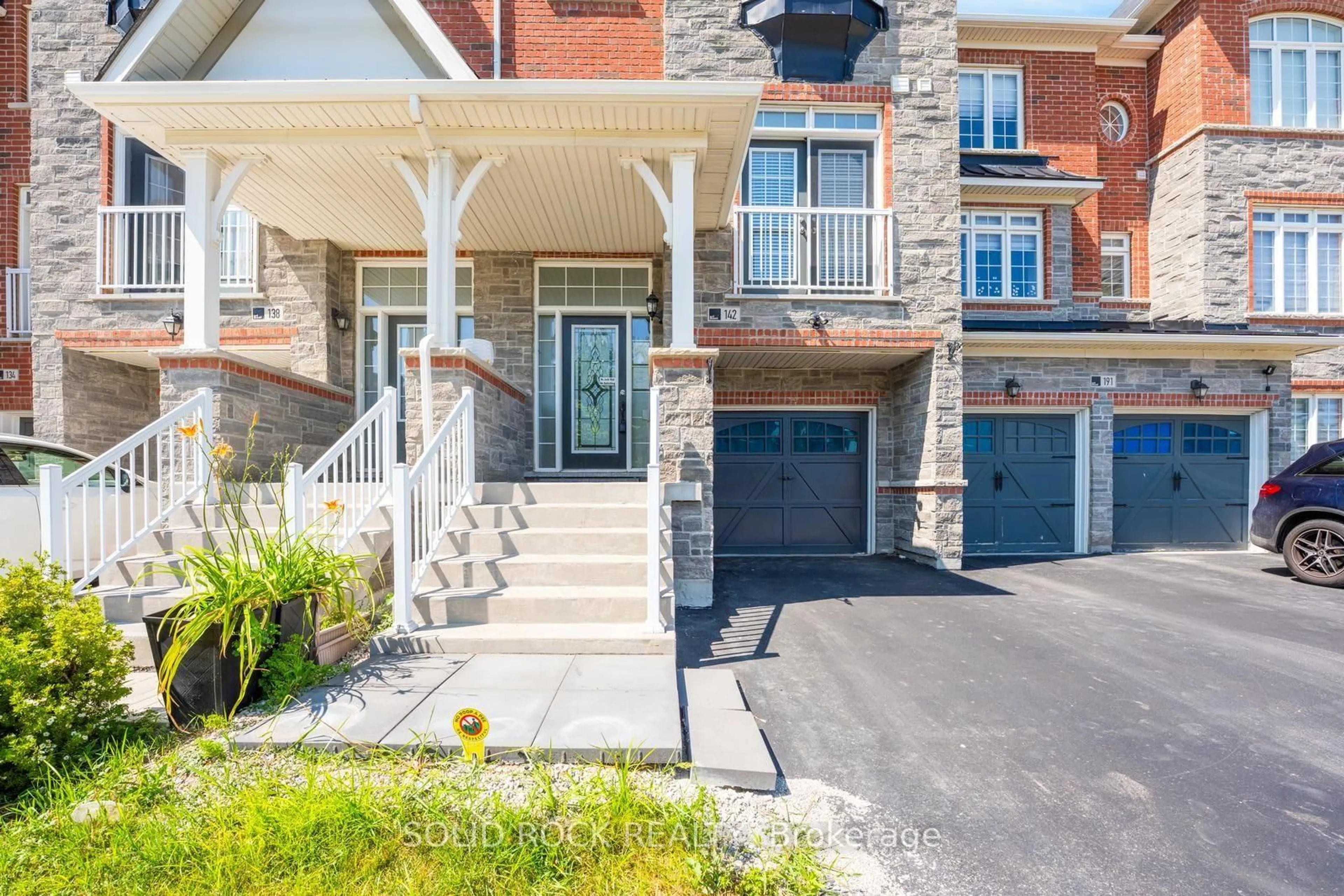 Home with brick exterior material, street for 142 Farooq Blvd, Vaughan Ontario L4H 4S1