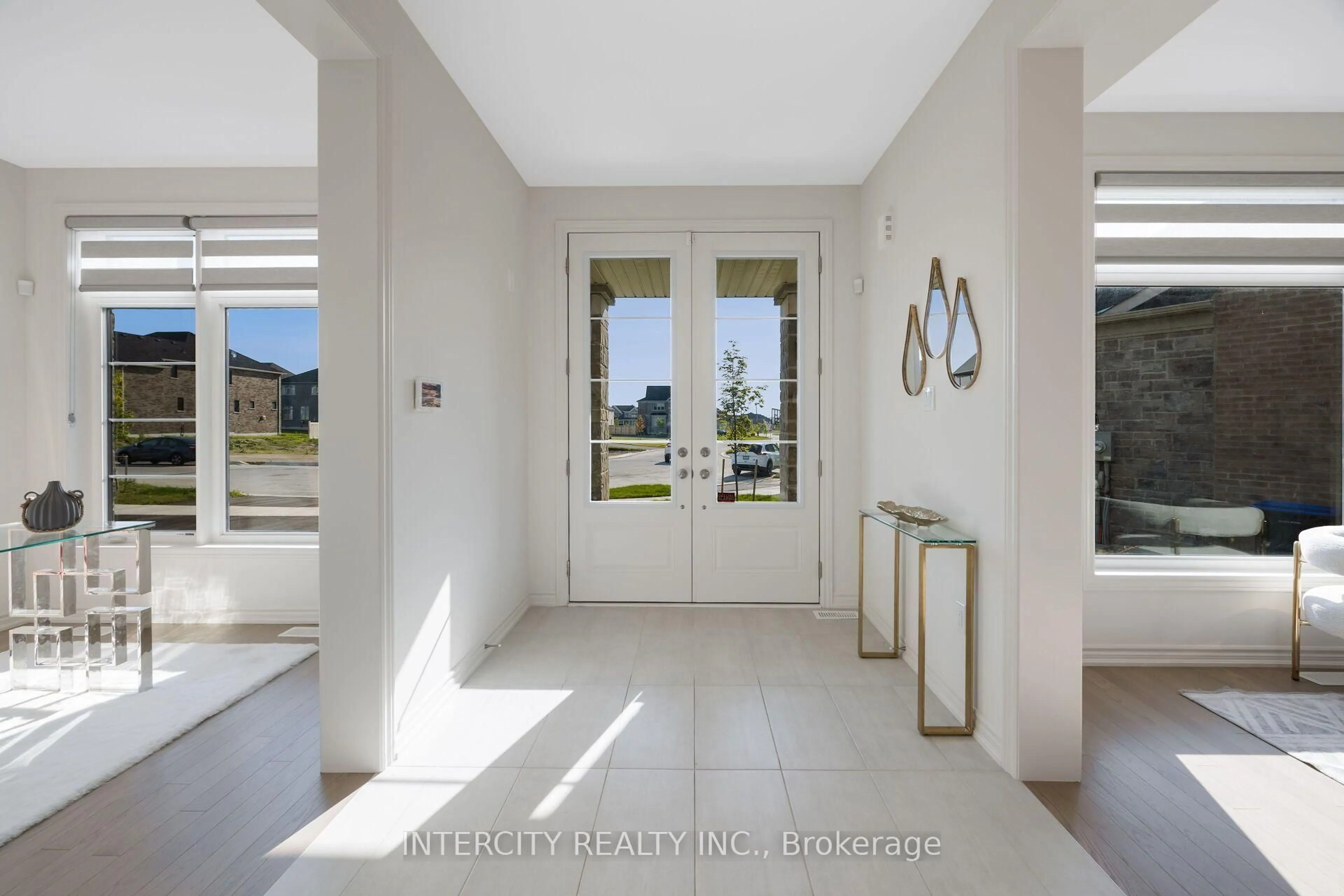 Indoor entryway for 8 Elderberry Way, Adjala-Tosorontio Ontario L0G 1W0