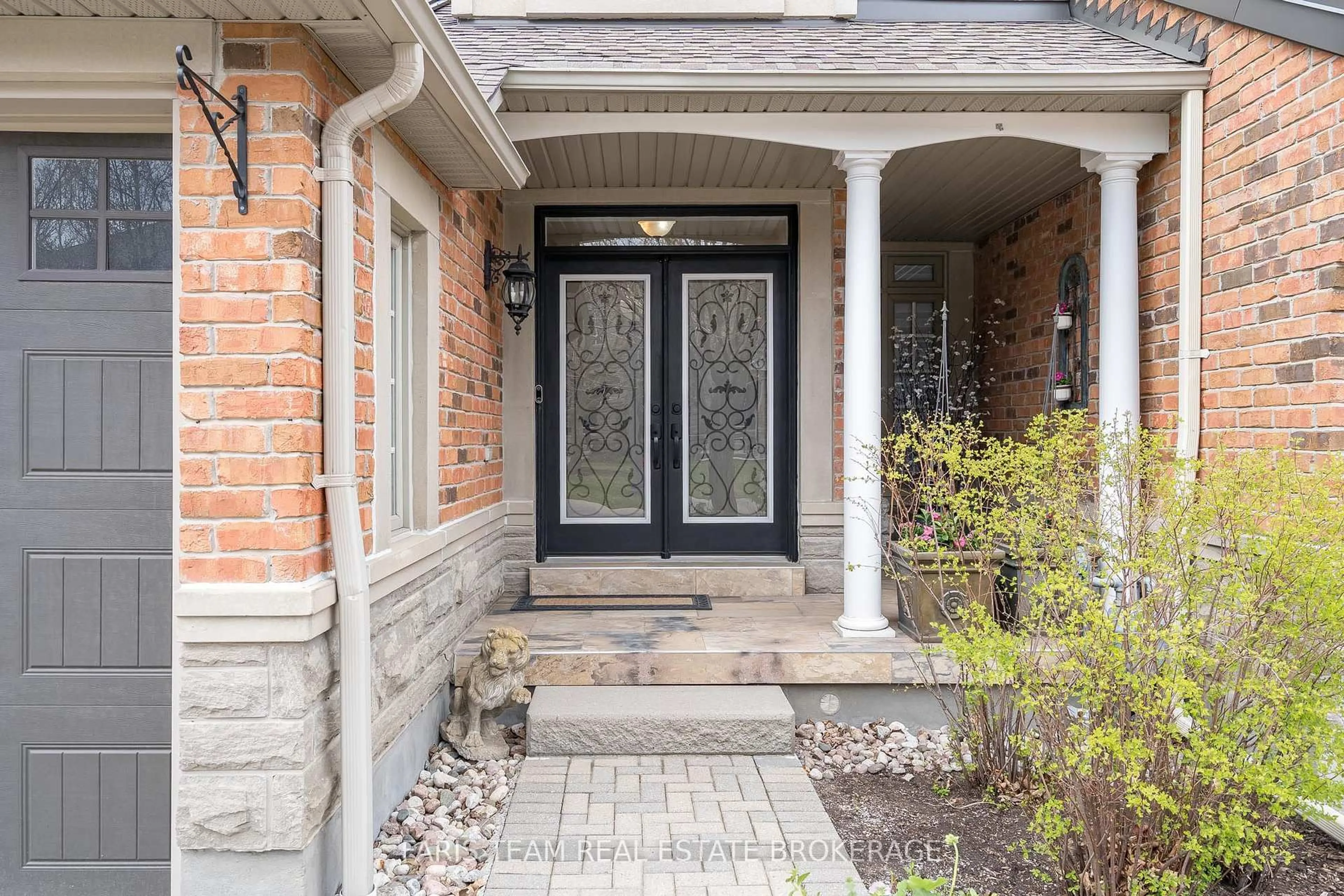 Home with brick exterior material, street for 10 Wilton Tr, Aurora Ontario L4G 7S9