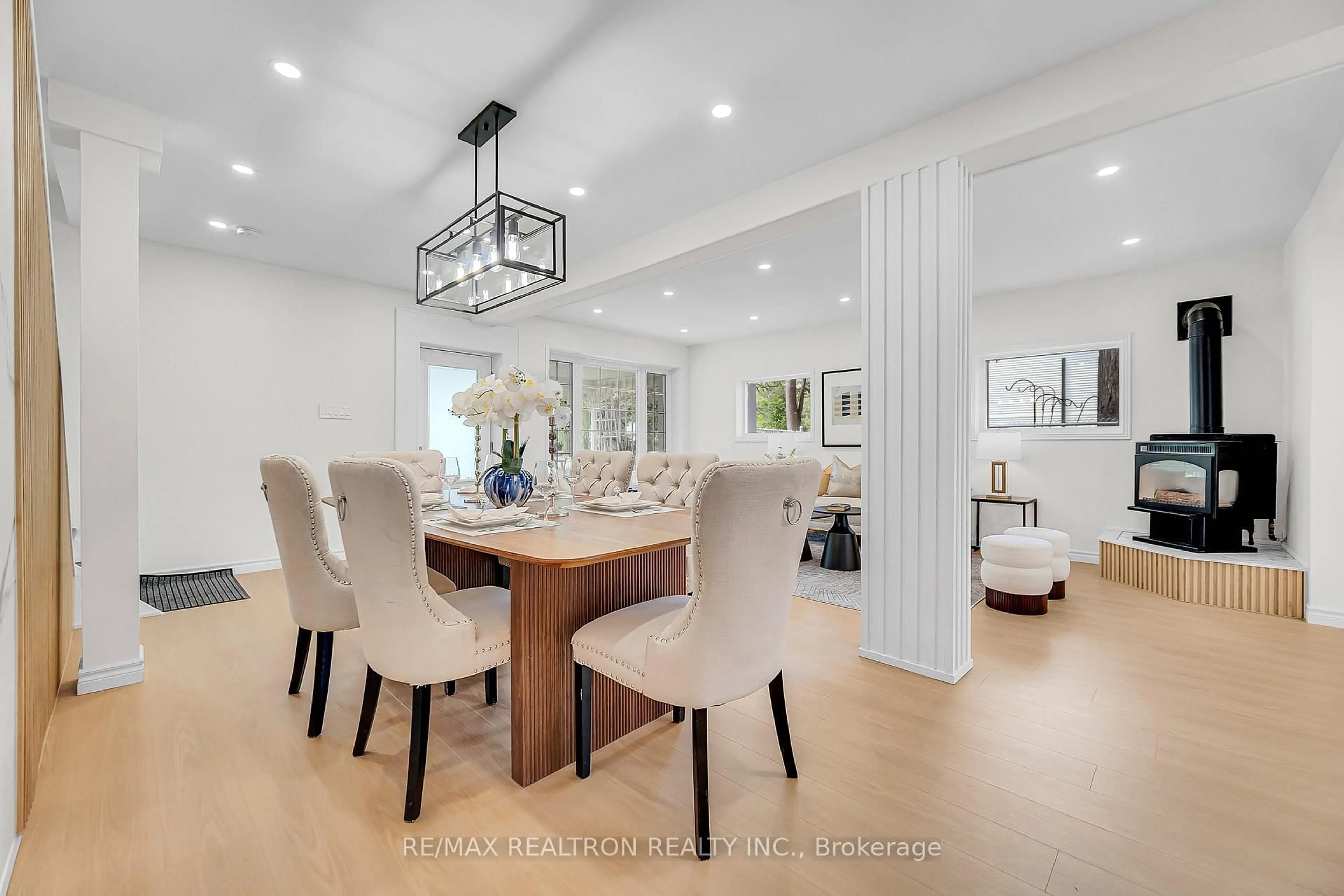 Dining room, unknown for 330 Tampa Dr, Georgina Ontario L4P 3A4