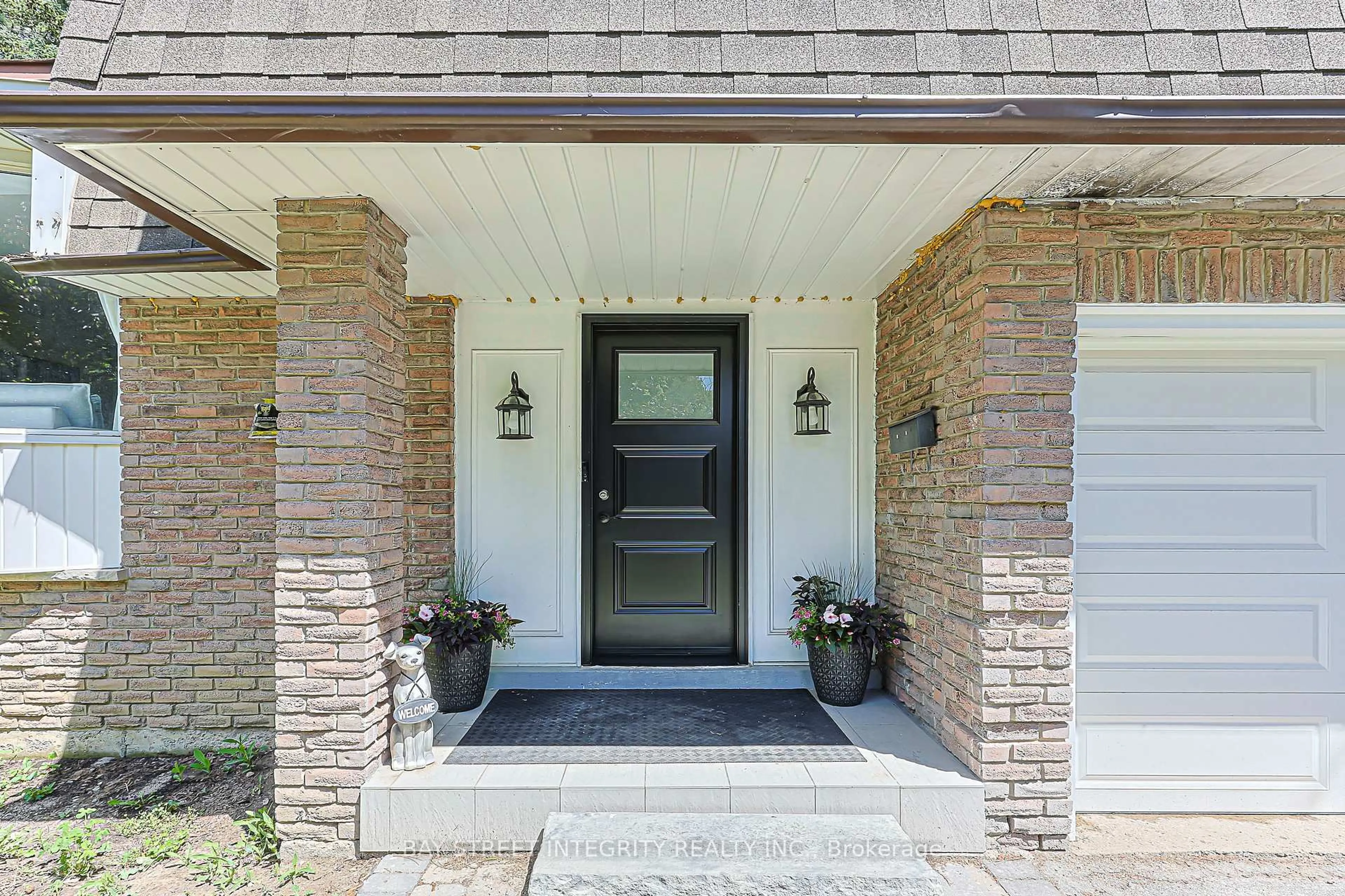 Indoor entryway for 81 Dawn Hill Tr, Markham Ontario L3T 3B4