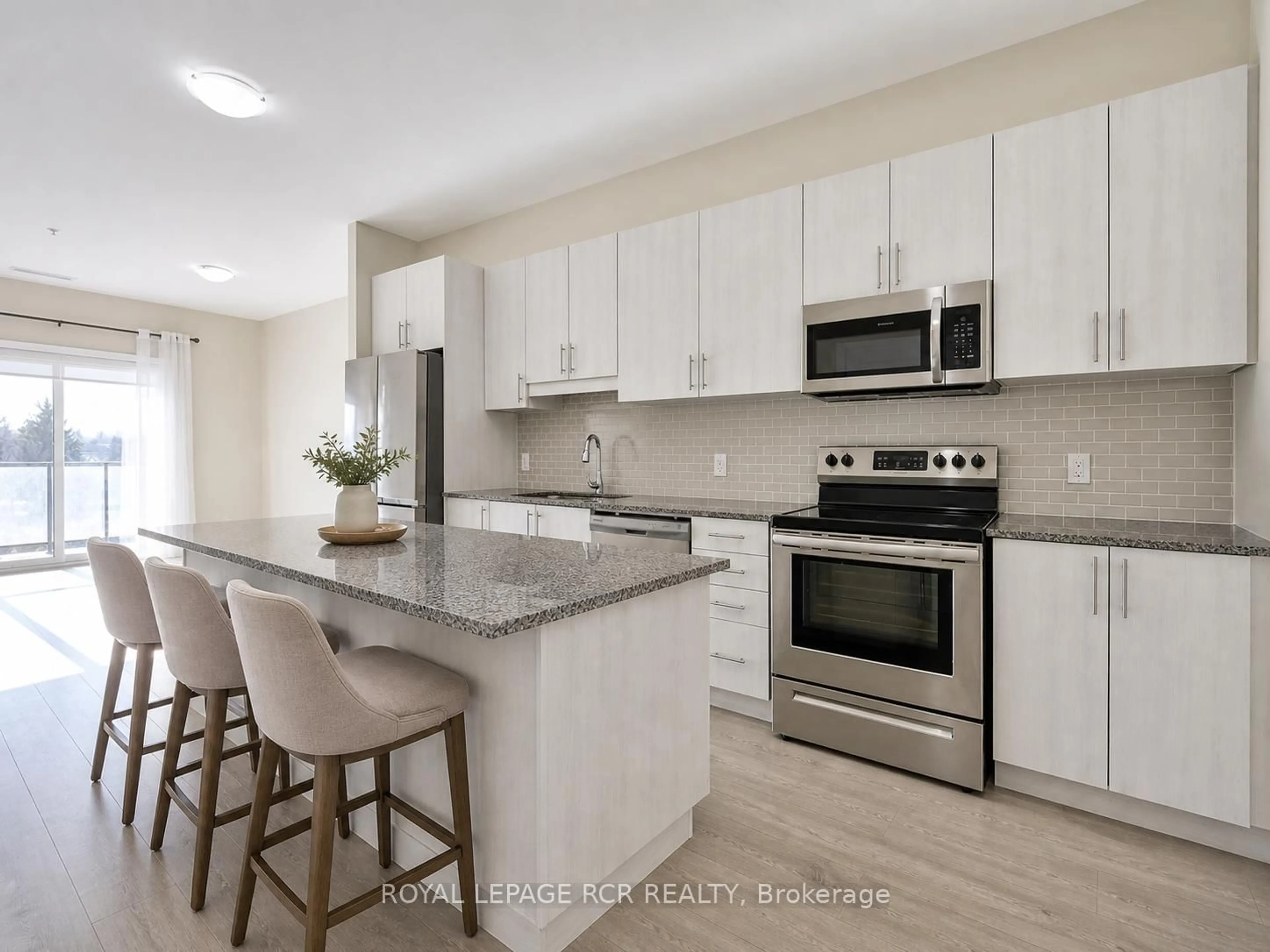 Open concept kitchen, ceramic/tile floor for 64 Queen St #502, New Tecumseth Ontario L0G 1W0