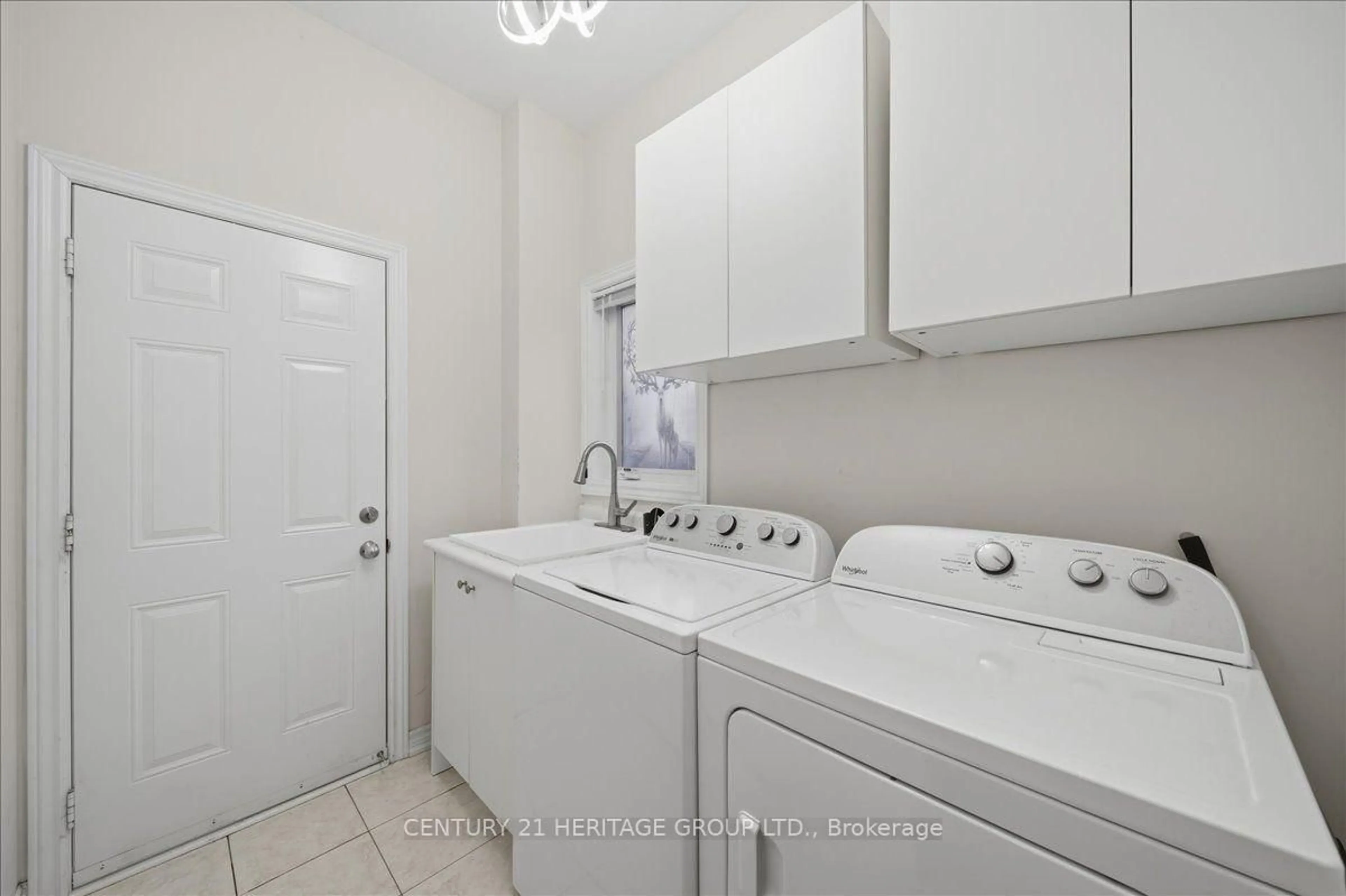 Laundry room for 136 Noble Dr, Bradford West Gwillimbury Ontario L3Z 0J5