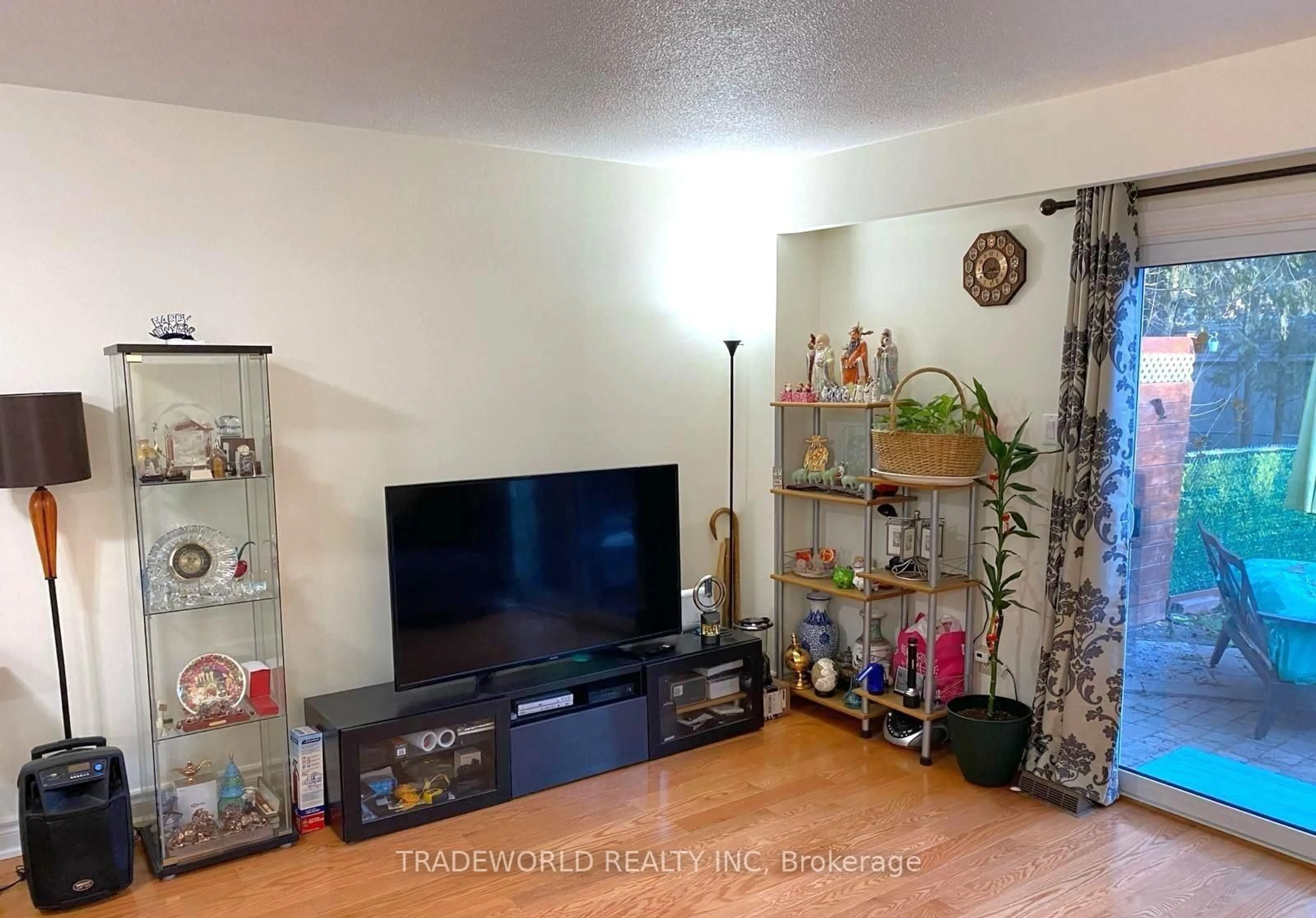 A pic of a room for 122 Tamarack Dr, Markham Ontario L3T 4X4