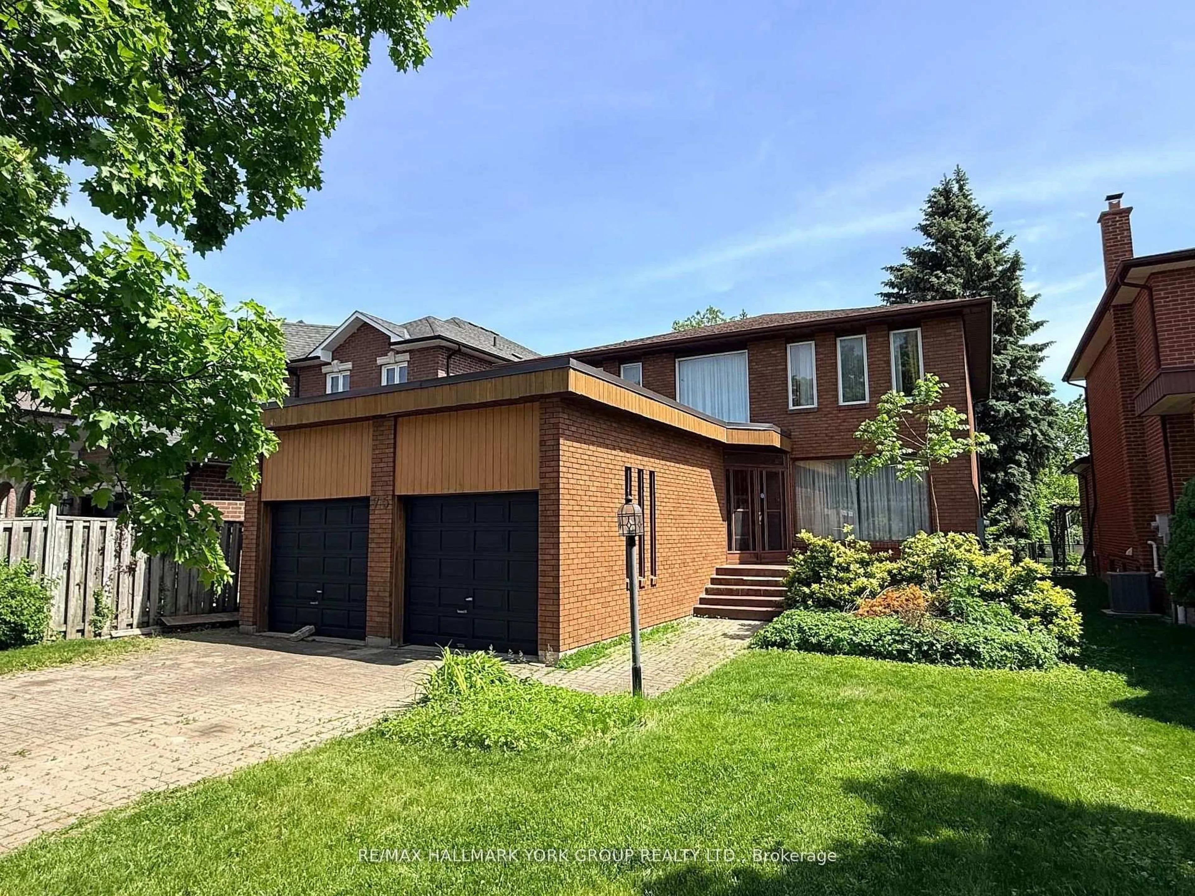 Home with brick exterior material, street for 75 Spruce Ave, Richmond Hill Ontario L4C 6V9
