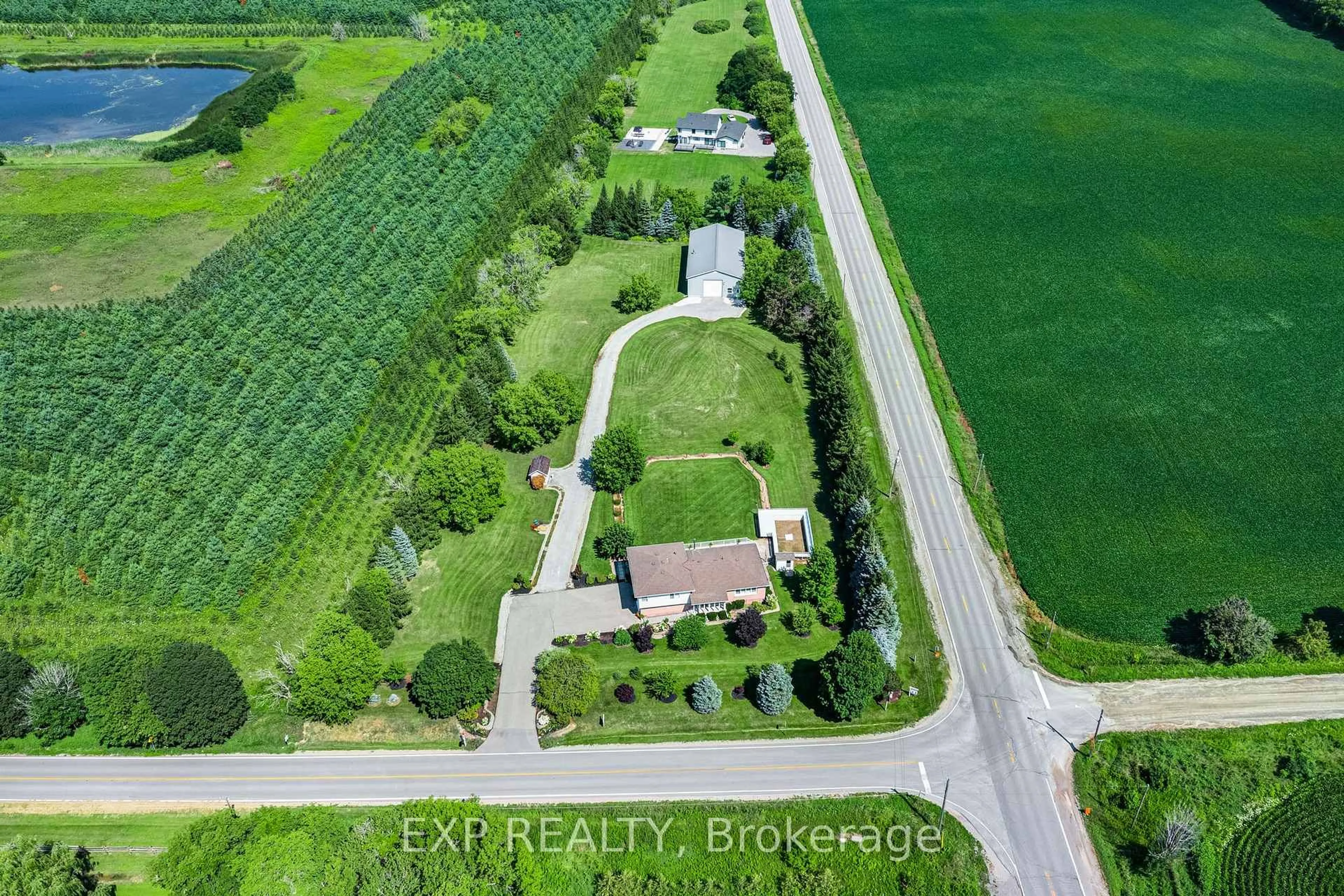 A pic from outside/outdoor area/front of a property/back of a property/a pic from drone, street for 6030 Doane Rd, East Gwillimbury Ontario L0G 1M0