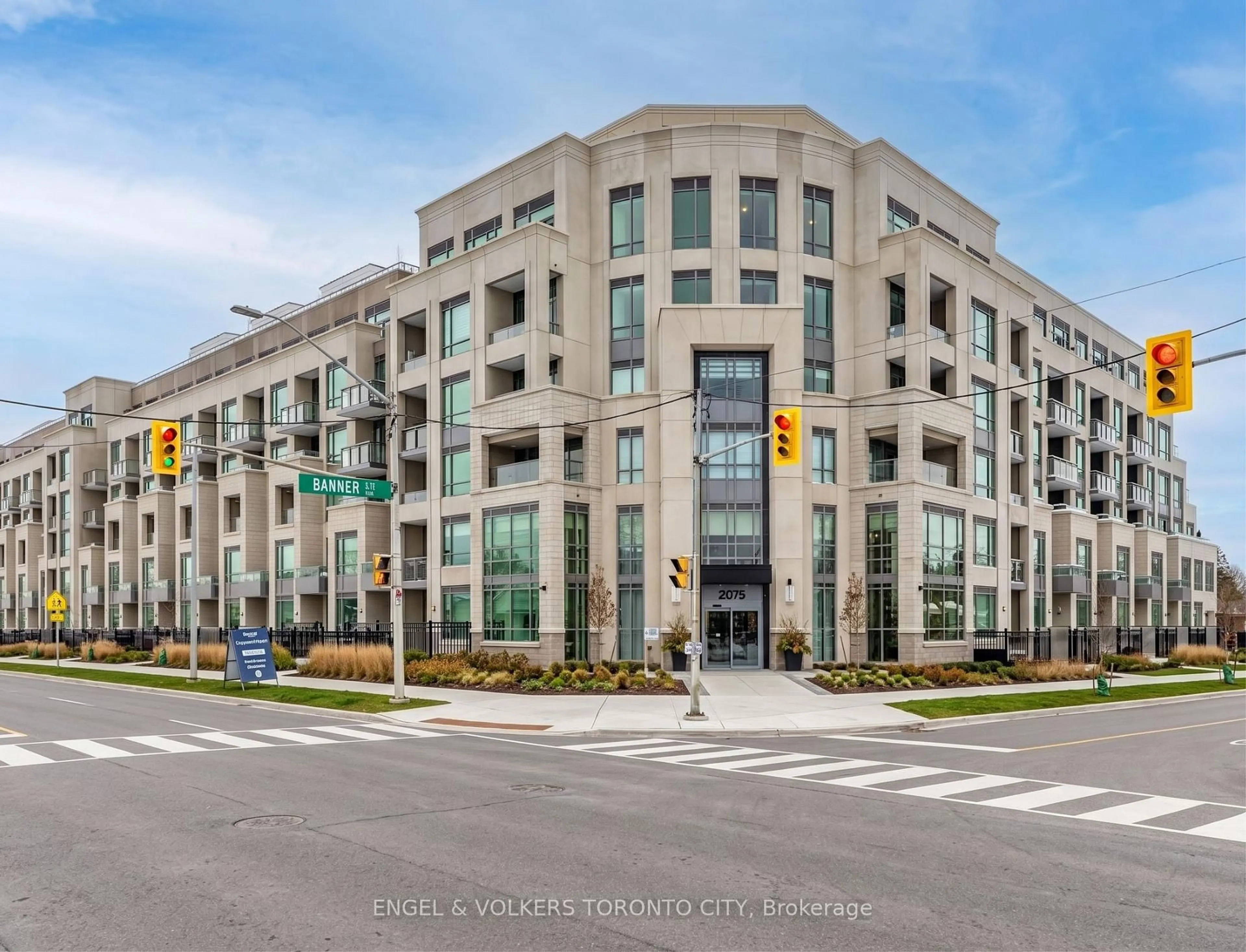 Unknown for 2075 King Rd #249, King Ontario L7B 0R6