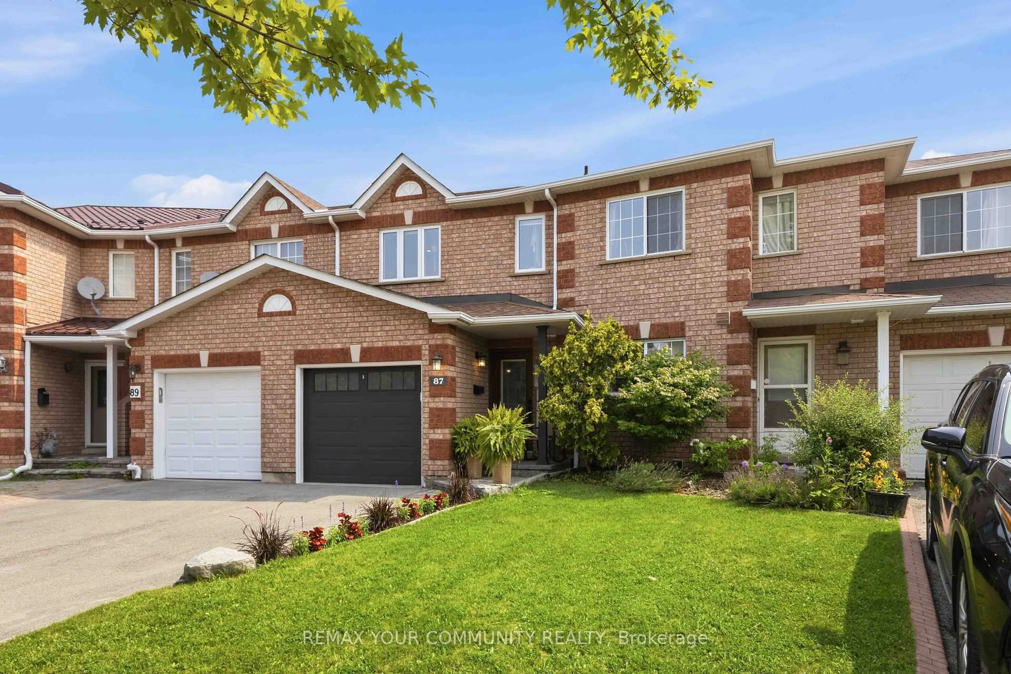 Home with brick exterior material, street for 87 Lancaster Crt, Georgina Ontario L4P 2Z9