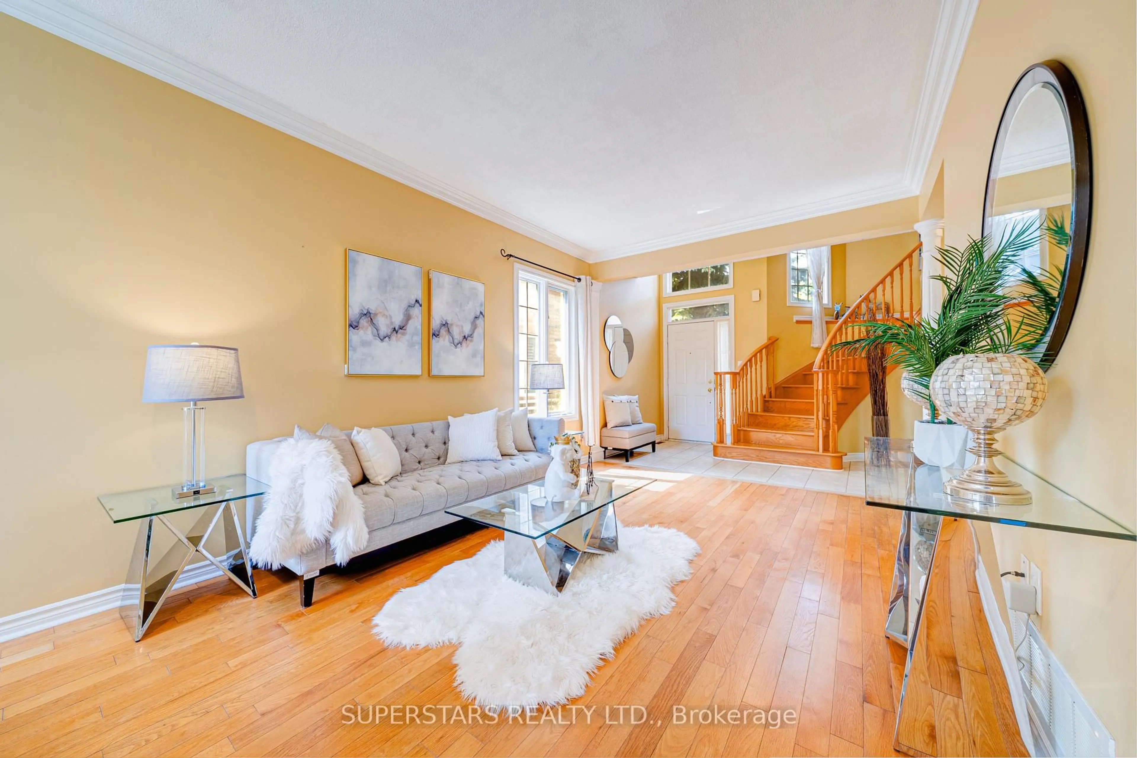 Living room with furniture, unknown for 76 Fortune Cres, Richmond Hill Ontario L4S 1T5