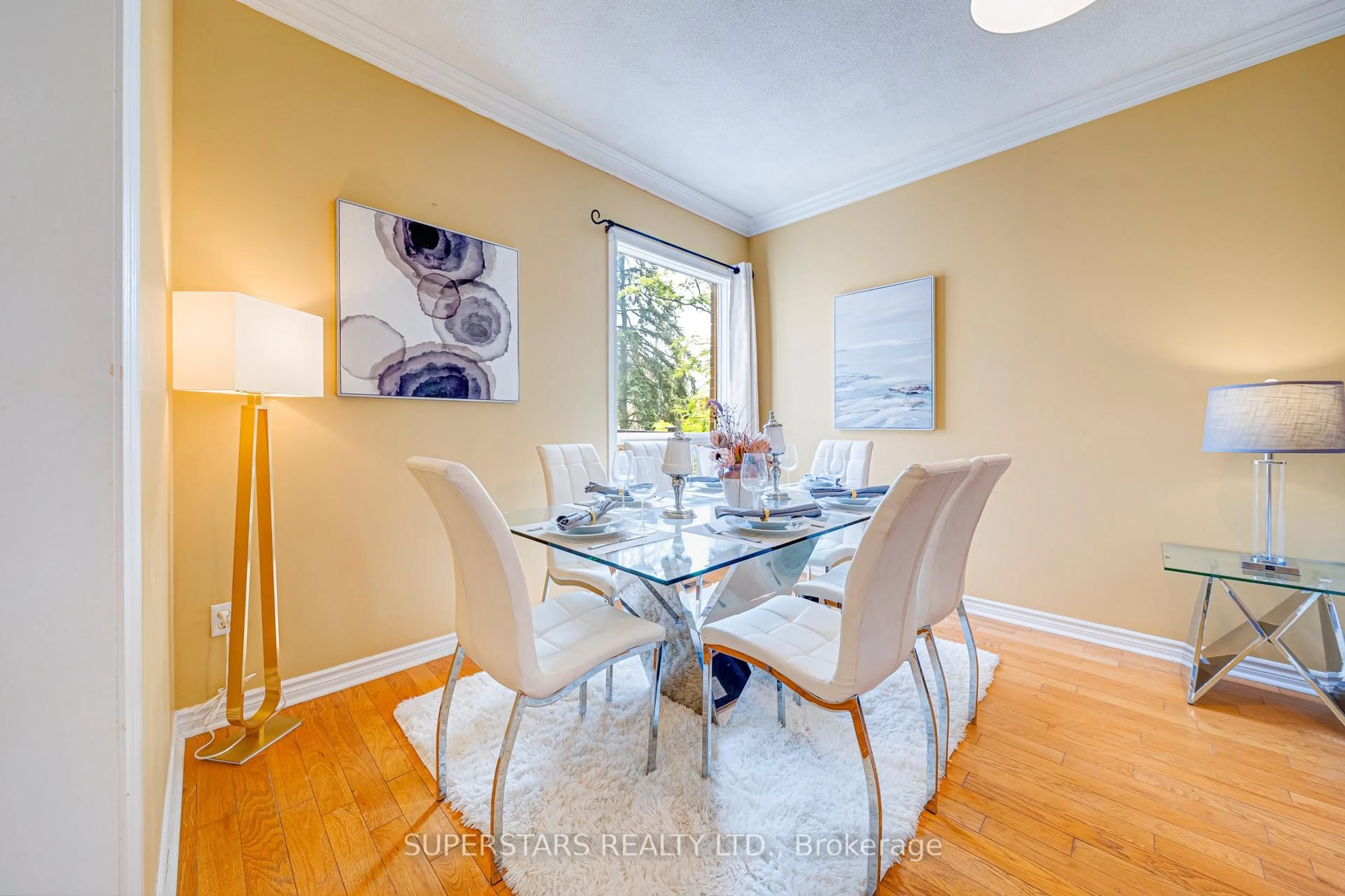 Dining room, wood/laminate floor for 76 Fortune Cres, Richmond Hill Ontario L4S 1T5