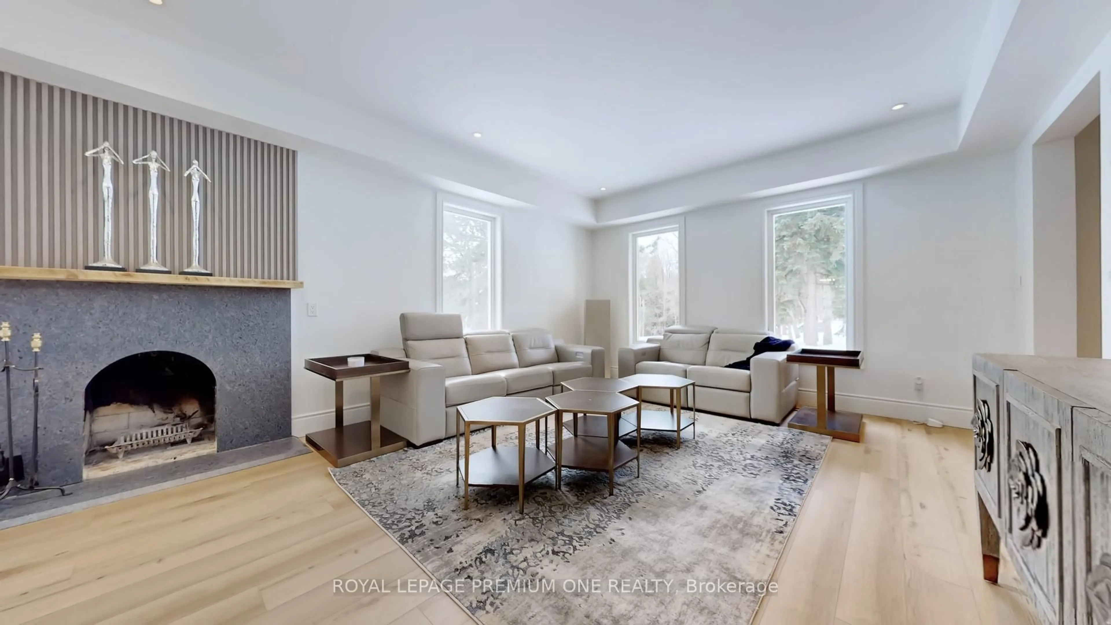 Living room with furniture, unknown for 7590 19th Sdrd, King Ontario L0G 1T0
