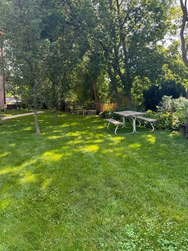 111 Grew Blvd #104, Georgina 5