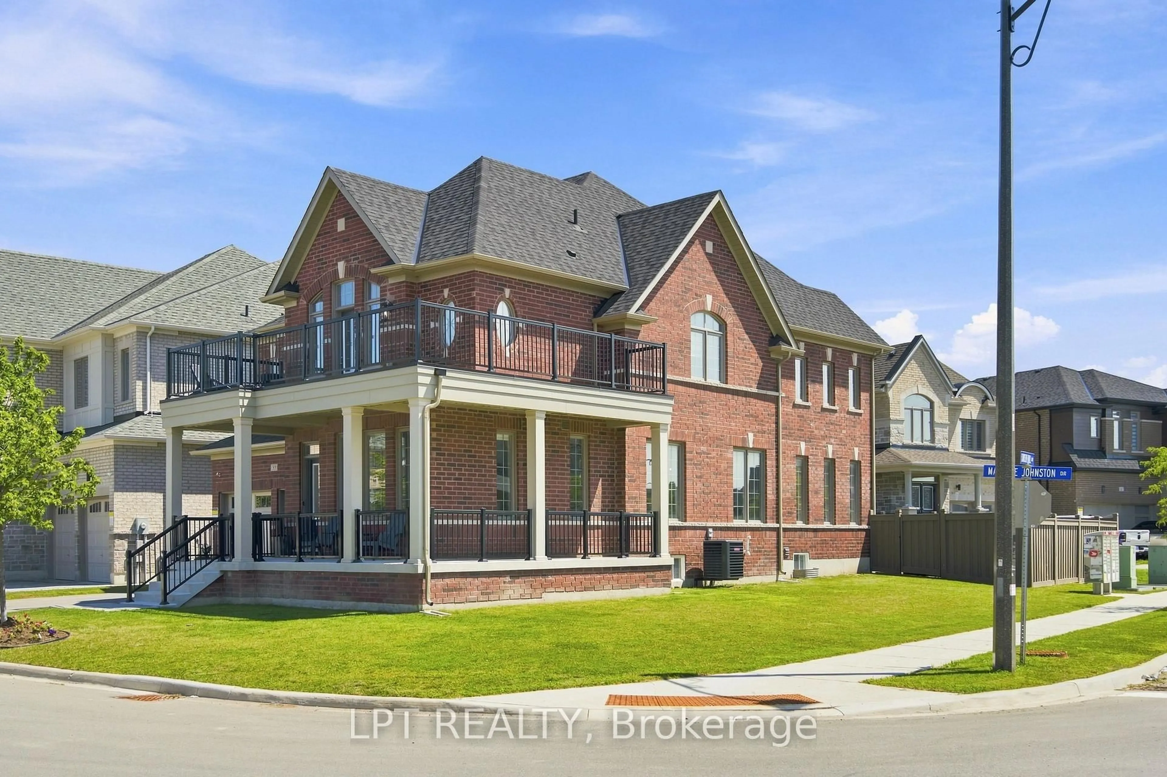 Home with brick exterior material, street for 55 Marlene Johnston Dr, East Gwillimbury Ontario L9N 0W8