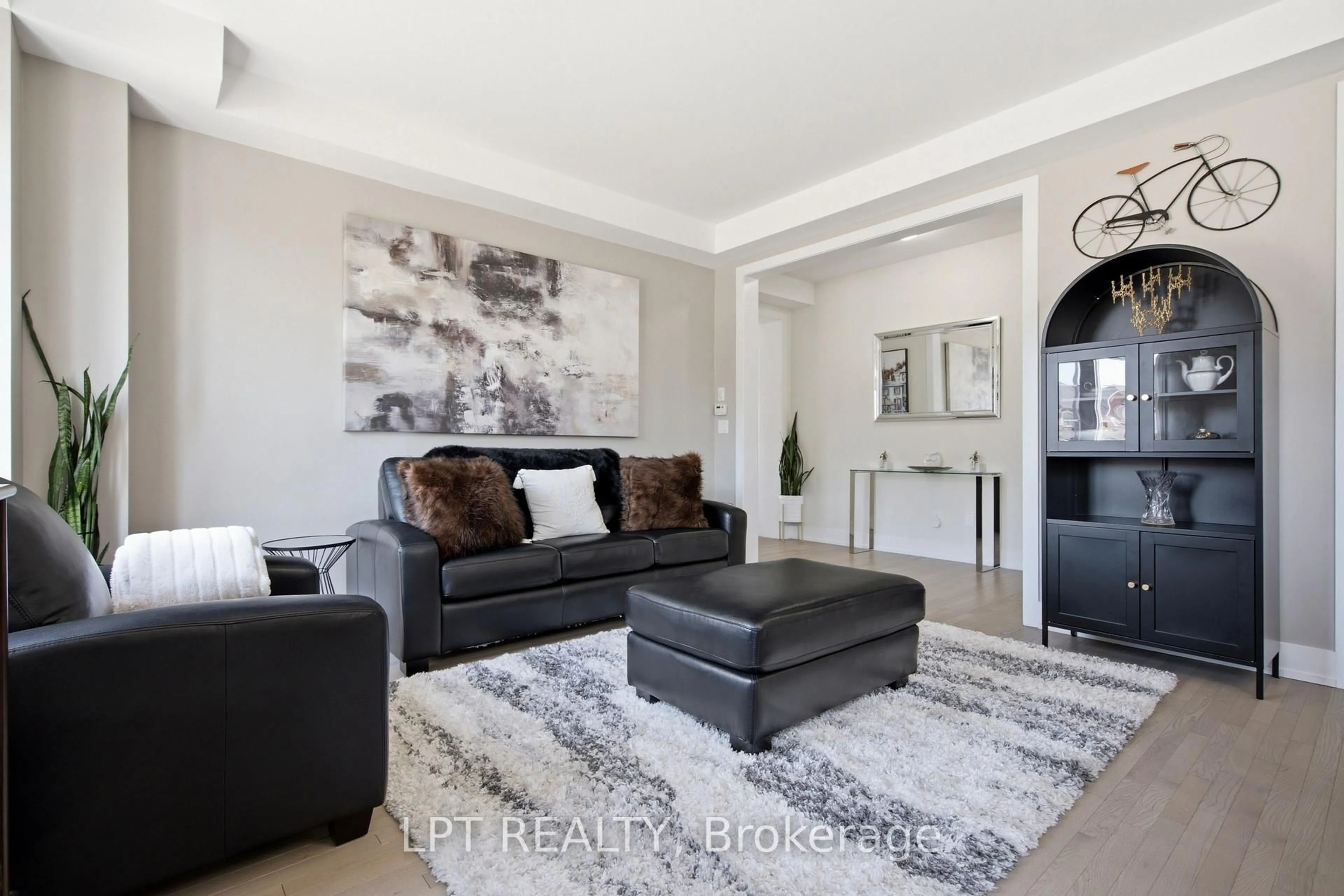 Living room with furniture, unknown for 55 Marlene Johnston Dr, East Gwillimbury Ontario L9N 0W8