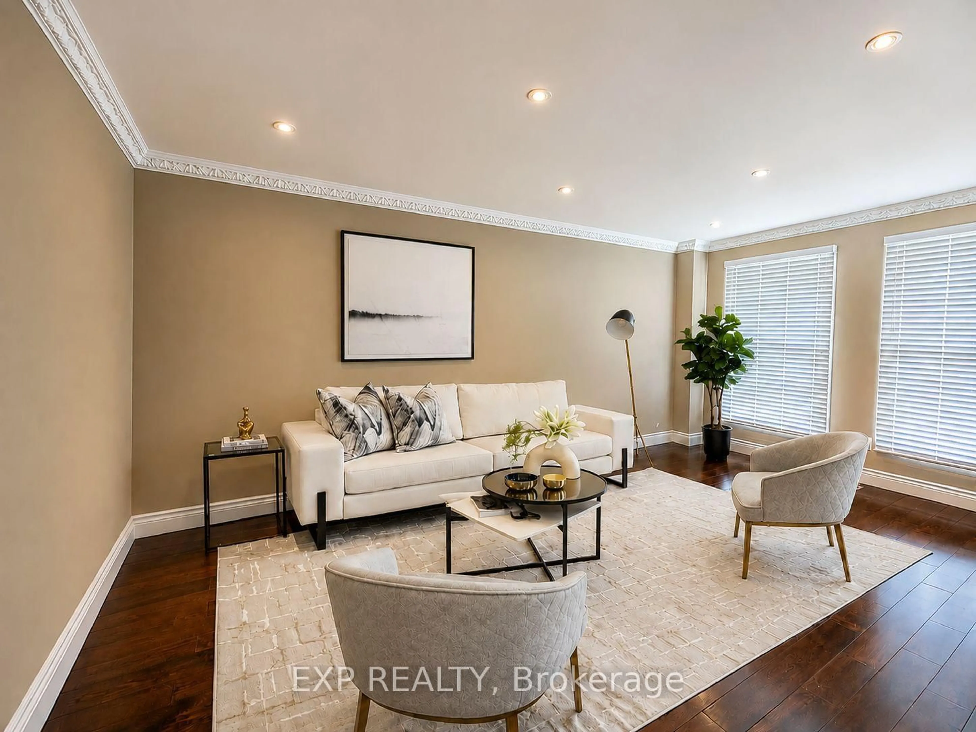 Living room with furniture, wood/laminate floor for 17 Heath St, Richmond Hill Ontario L4B 2B6