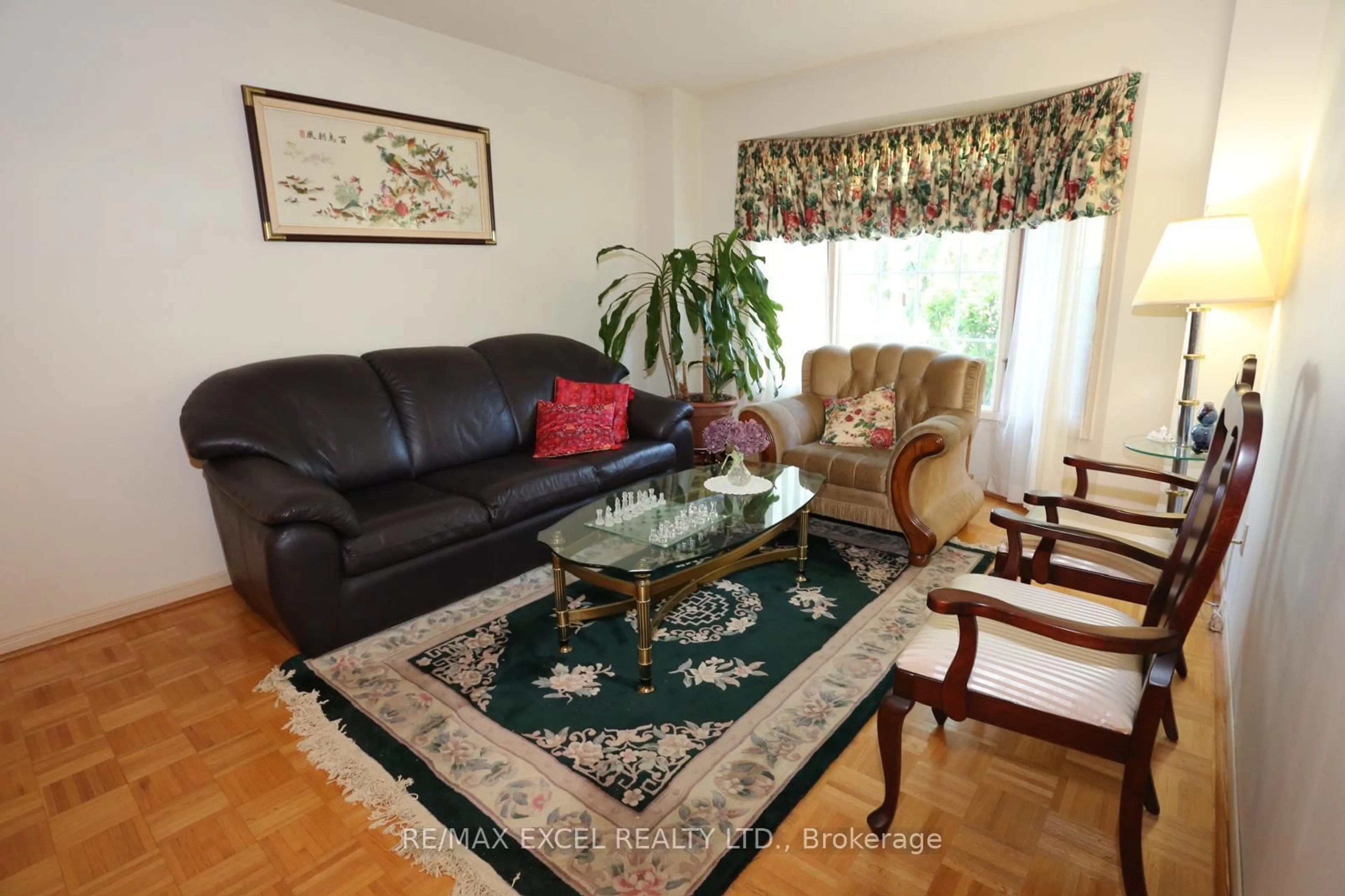 Living room with furniture, unknown for 93 Olivewood Dr, Markham Ontario L3S 3E2