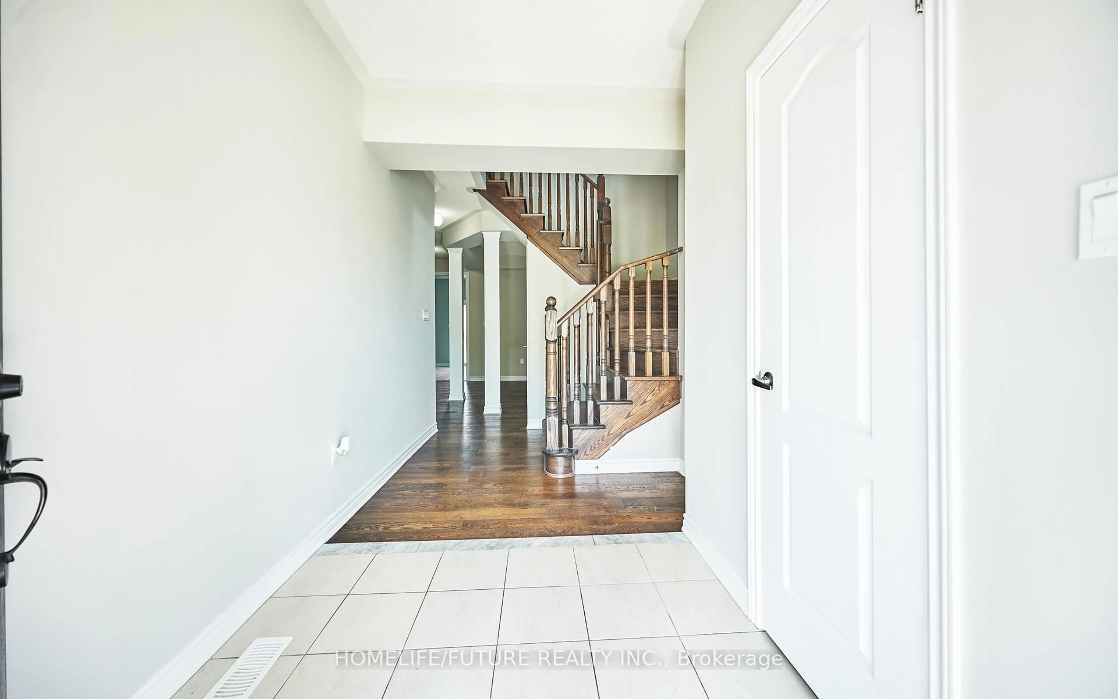 Indoor entryway for 44 Terry Clayton Ave, Brock Ontario L0K 1A0