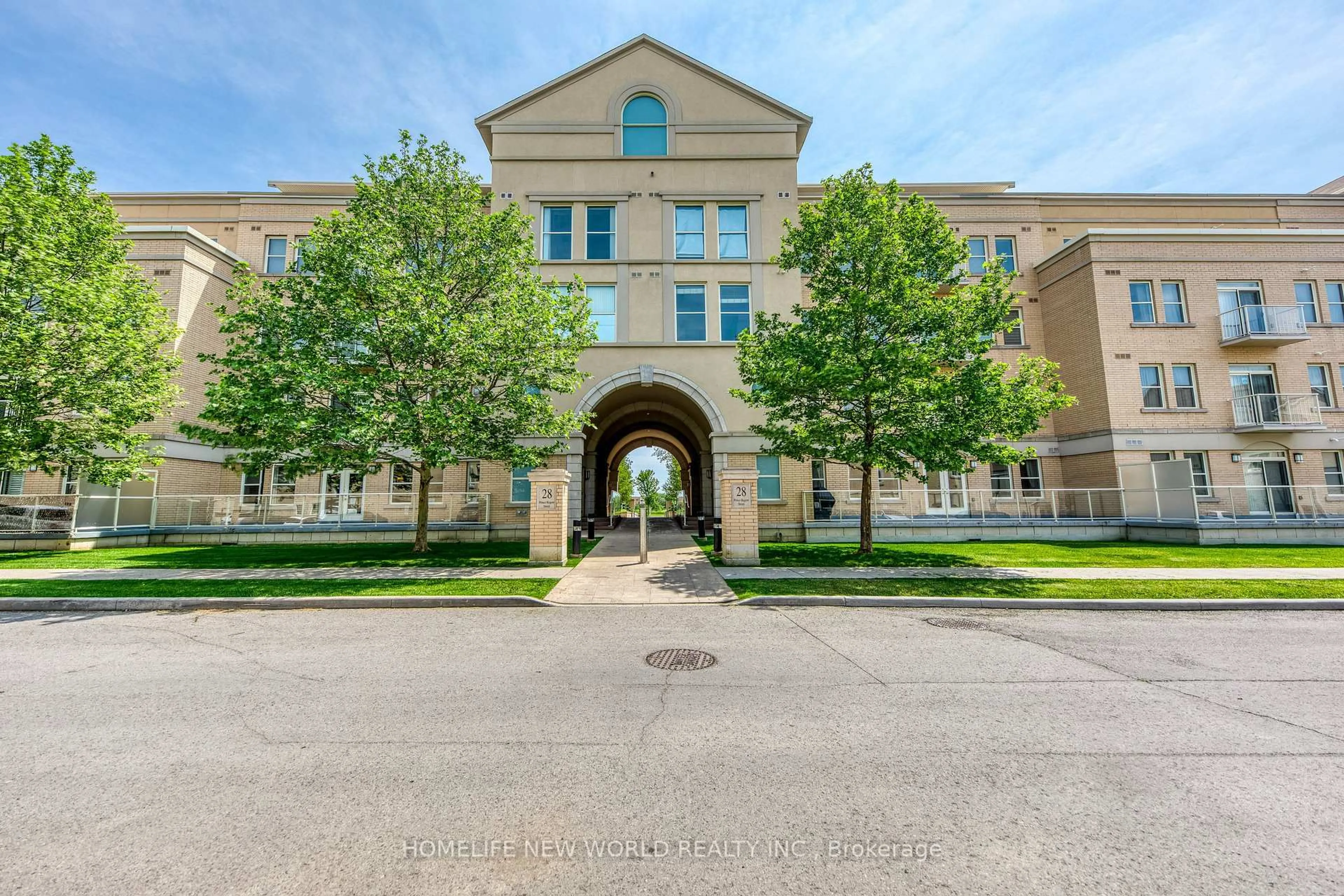 Indoor foyer for 28 Prince Regent St #240, Markham Ontario L6C 0V5