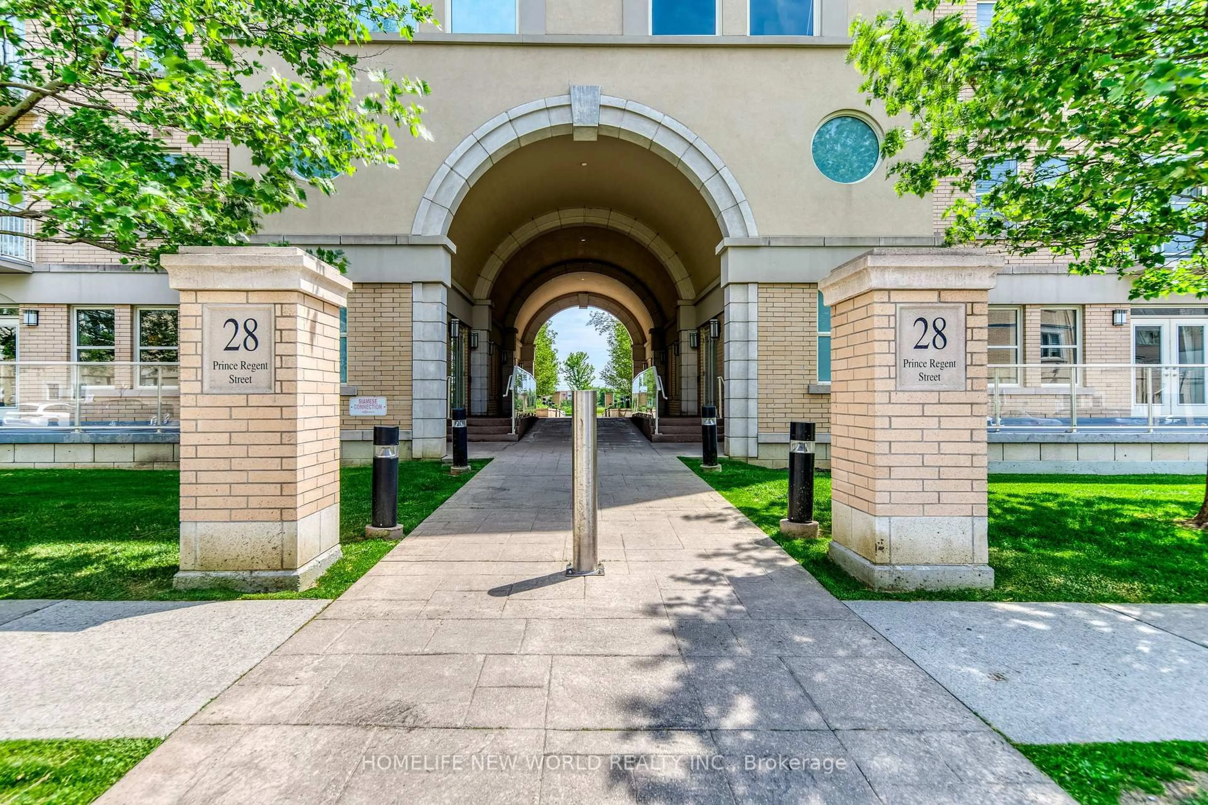 Indoor foyer for 28 Prince Regent St #240, Markham Ontario L6C 0V5