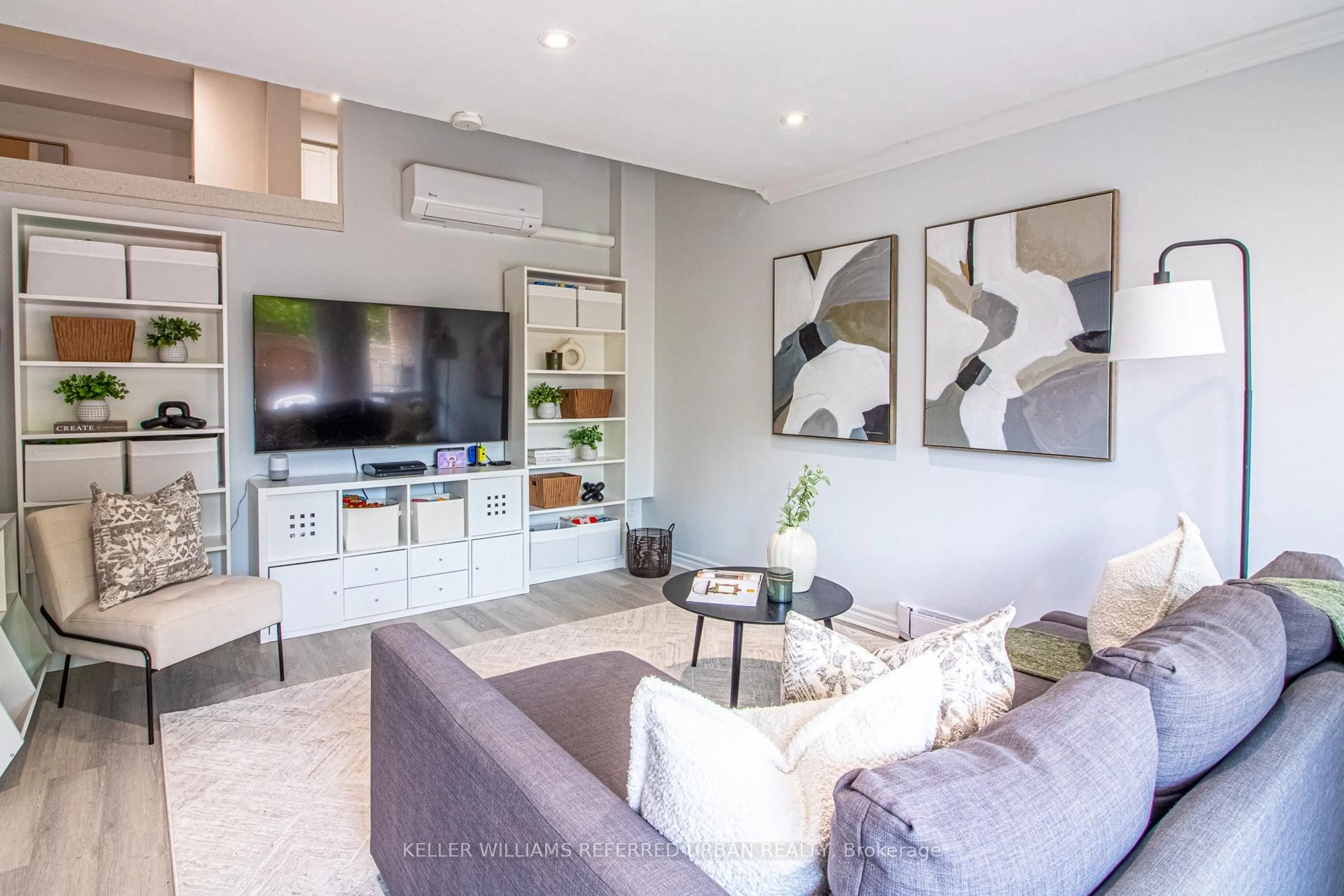 Living room with furniture, unknown for 60 Springfair Ave, Aurora Ontario L4G 3M2