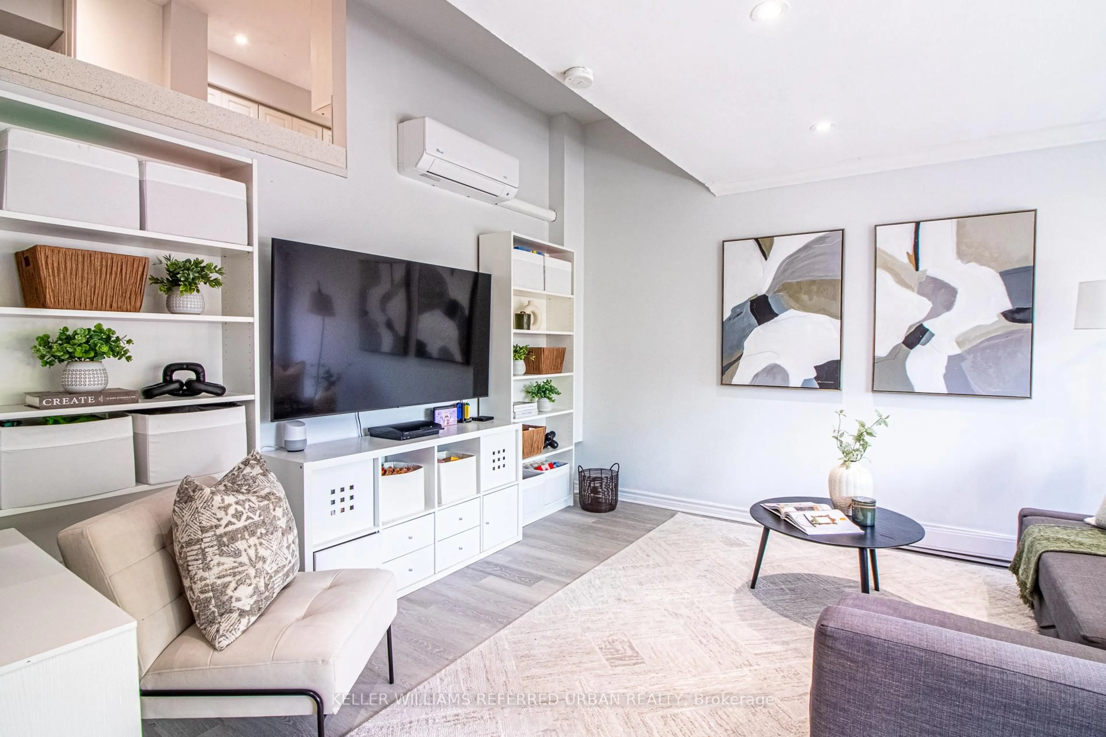 Living room with furniture, unknown for 60 Springfair Ave, Aurora Ontario L4G 3M2