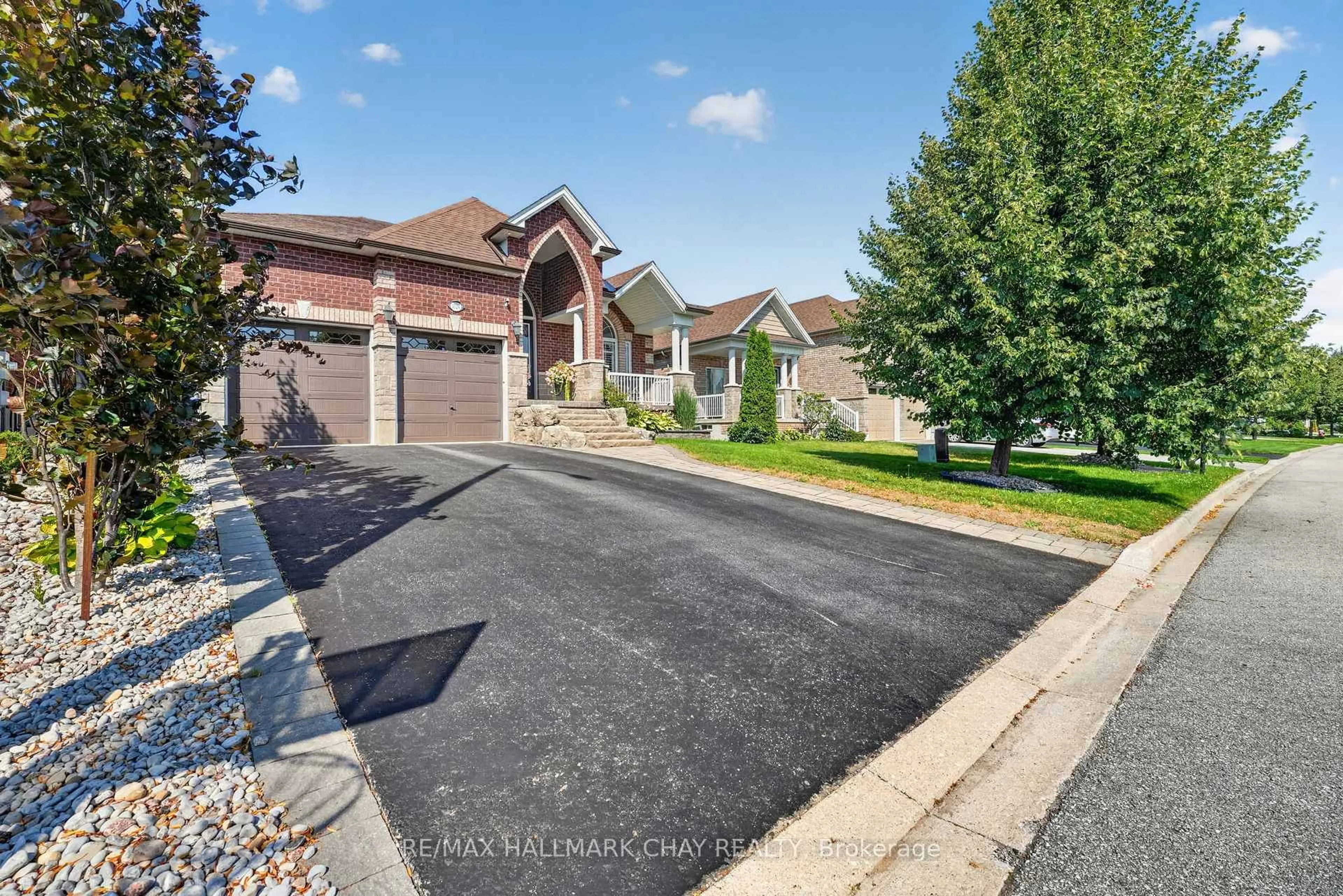 Unknown for 1724 Angus St, Innisfil Ontario L9S 4W9