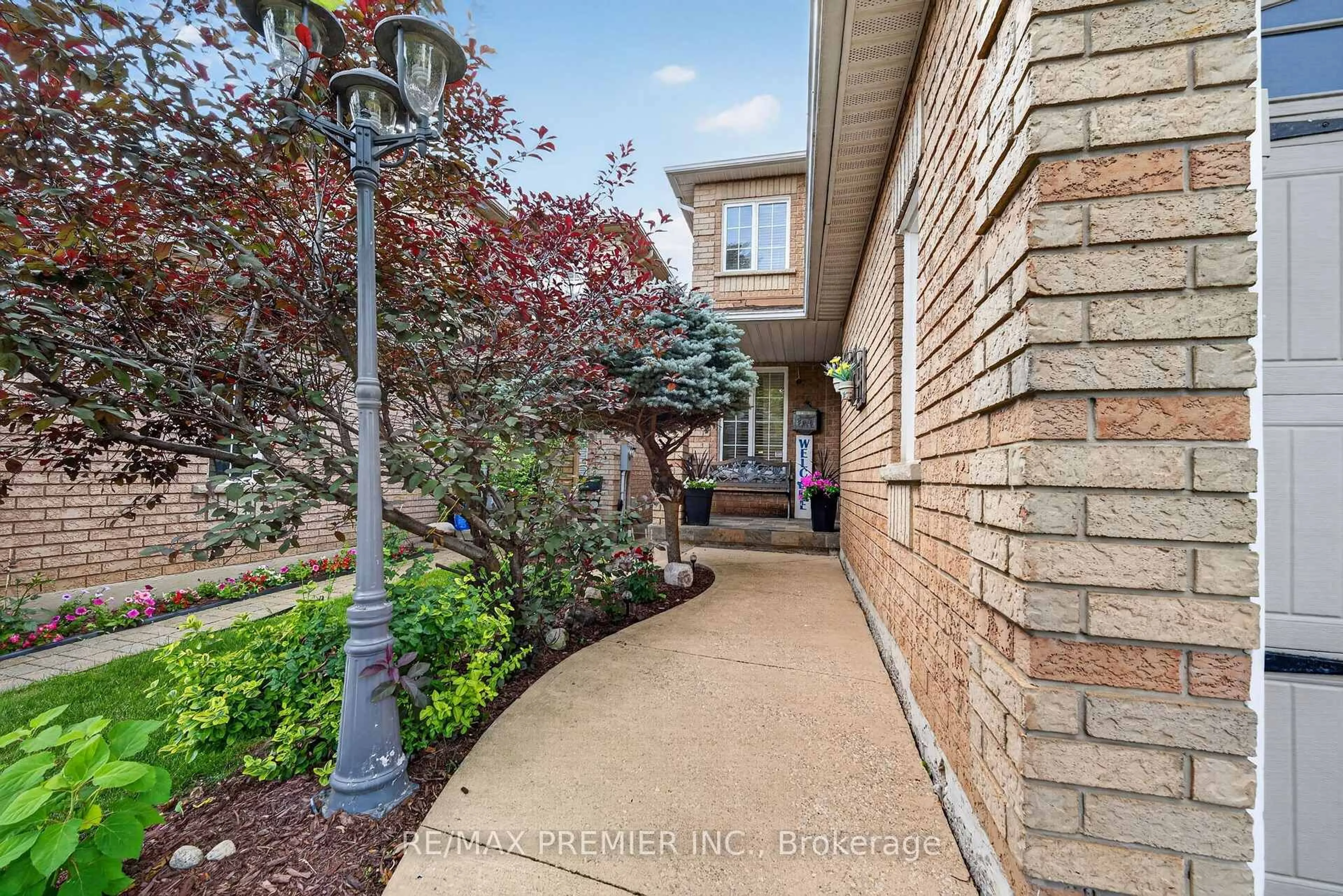 Unknown for 83 Royal Ridge Cres, Vaughan Ontario L6A 2T1