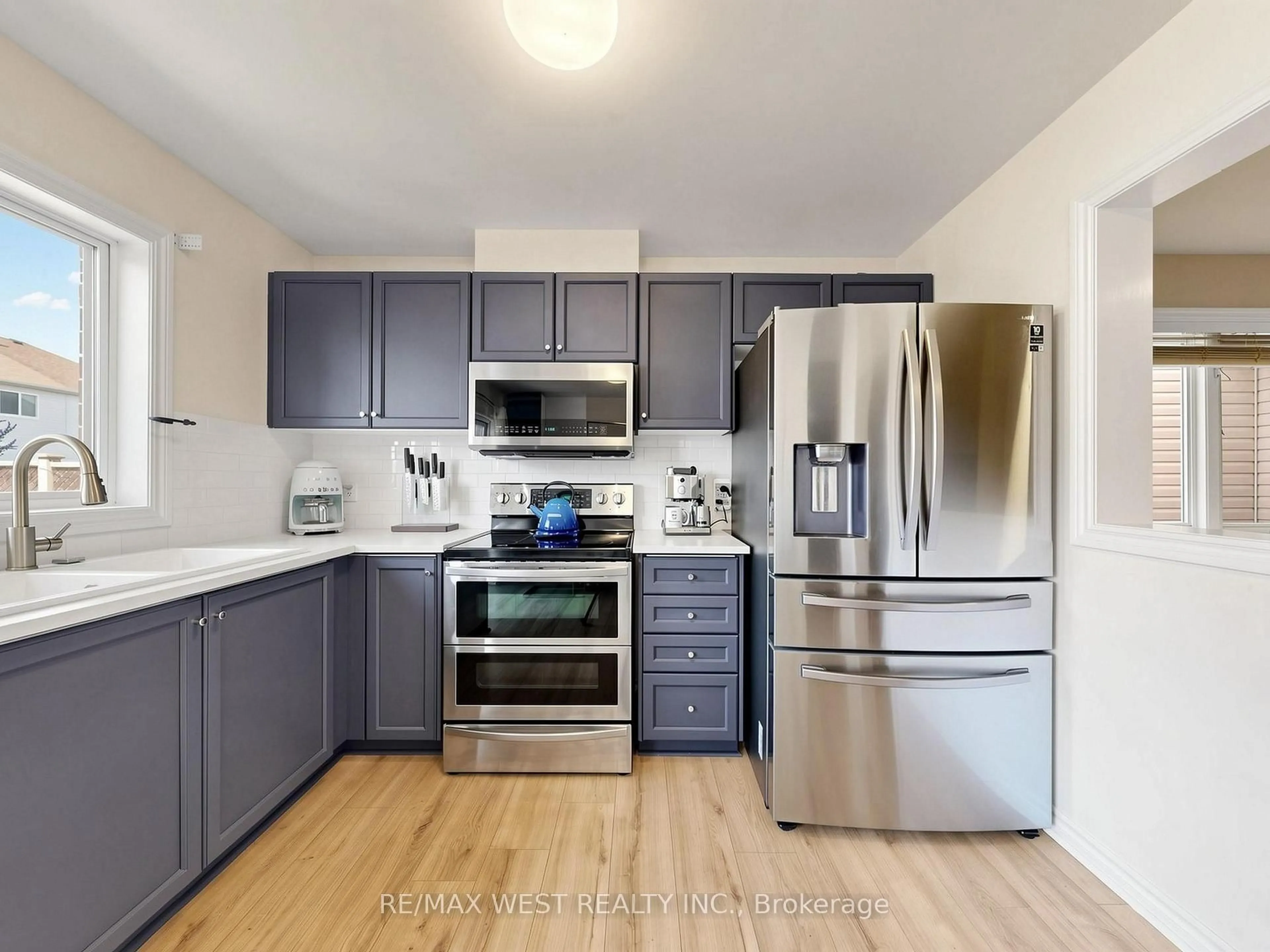 Unknown for 195 Banting Cres, Essa Ontario L0M 1B6
