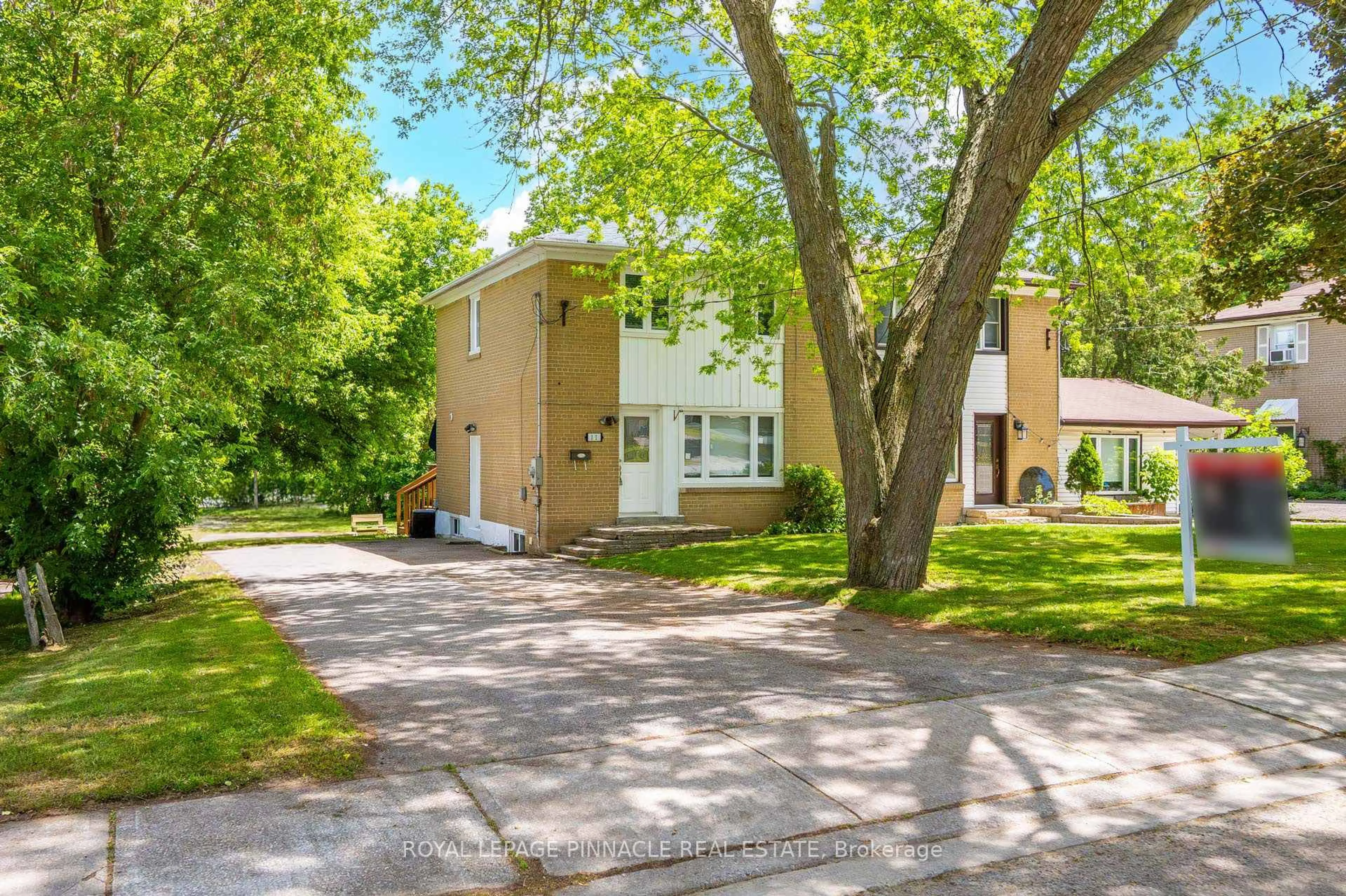 Home with brick exterior material, street for 11 Elizabeth St, Markham Ontario L3P 2B3