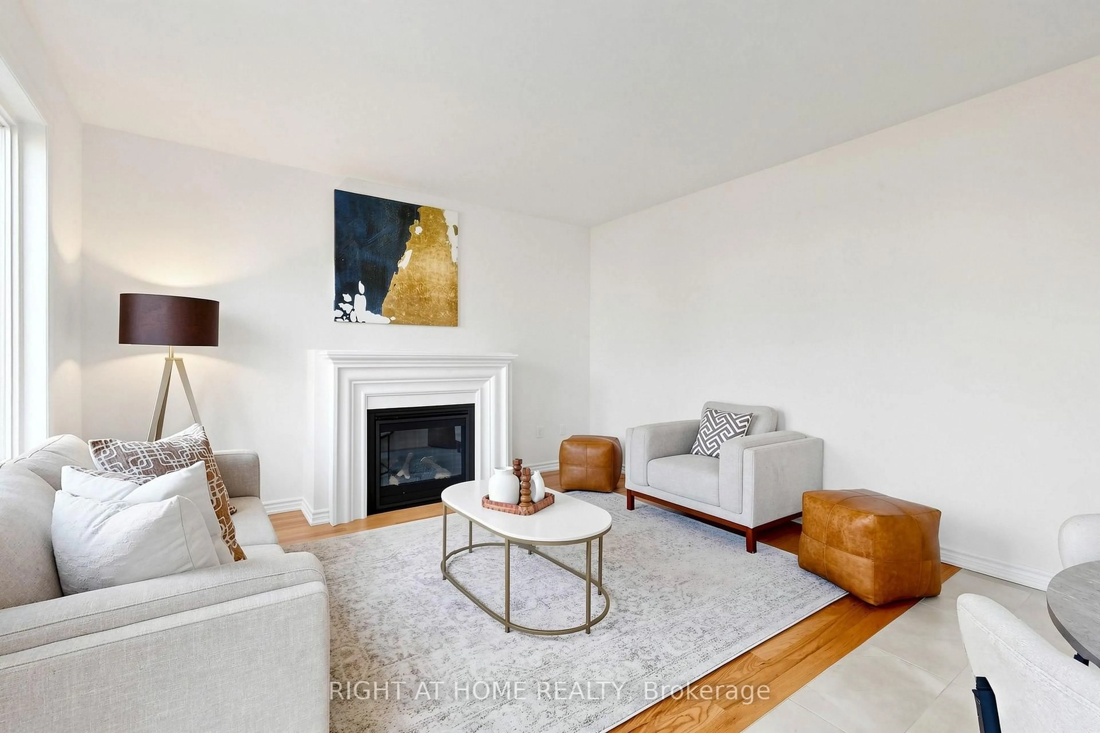 Living room with furniture, unknown for 40 Ainslie Hill Cres, Georgina Ontario L0E 1R0