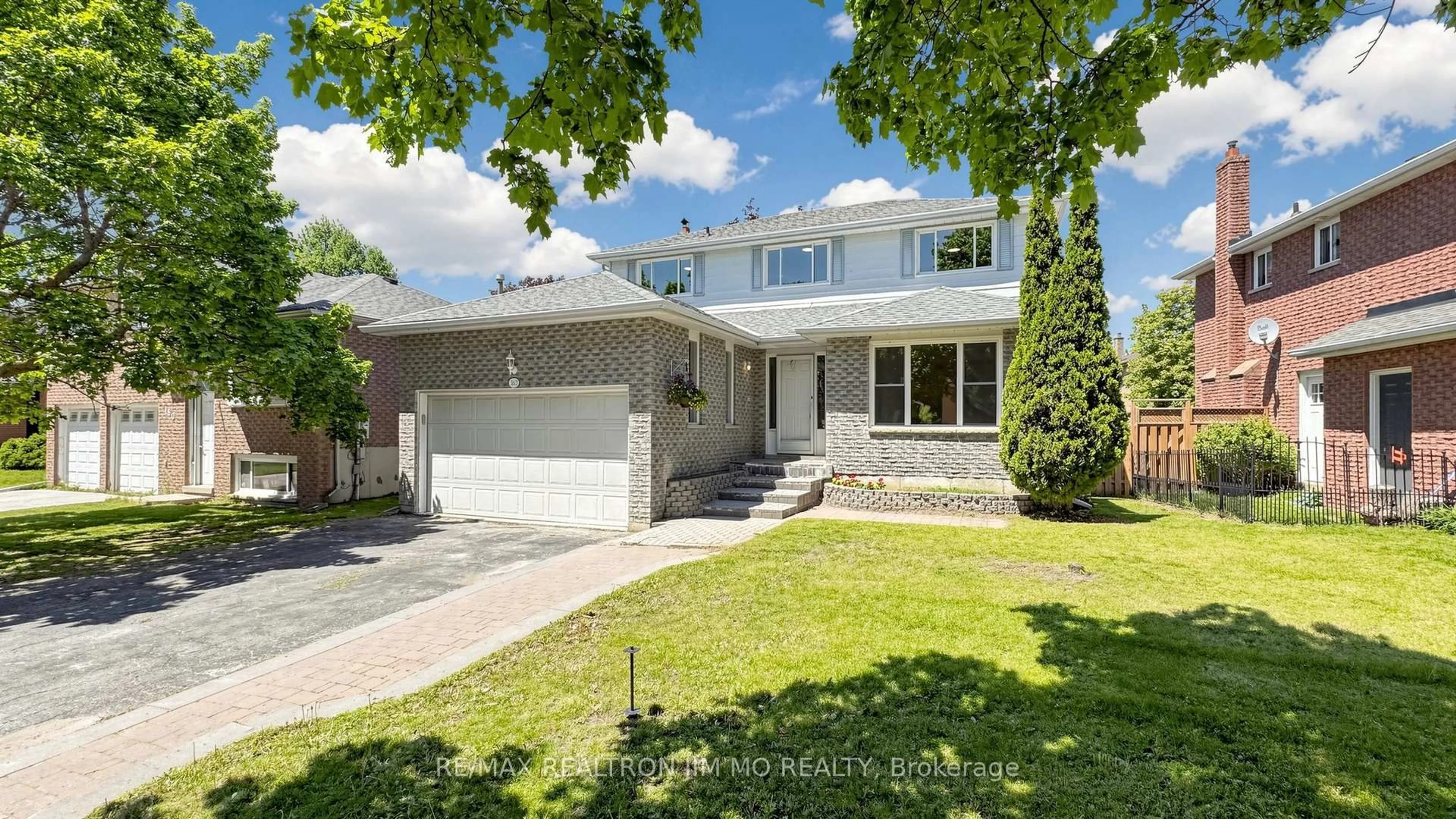 Home with brick exterior material, street for 162 Biscayne Blvd, Georgina Ontario L4P 3M1