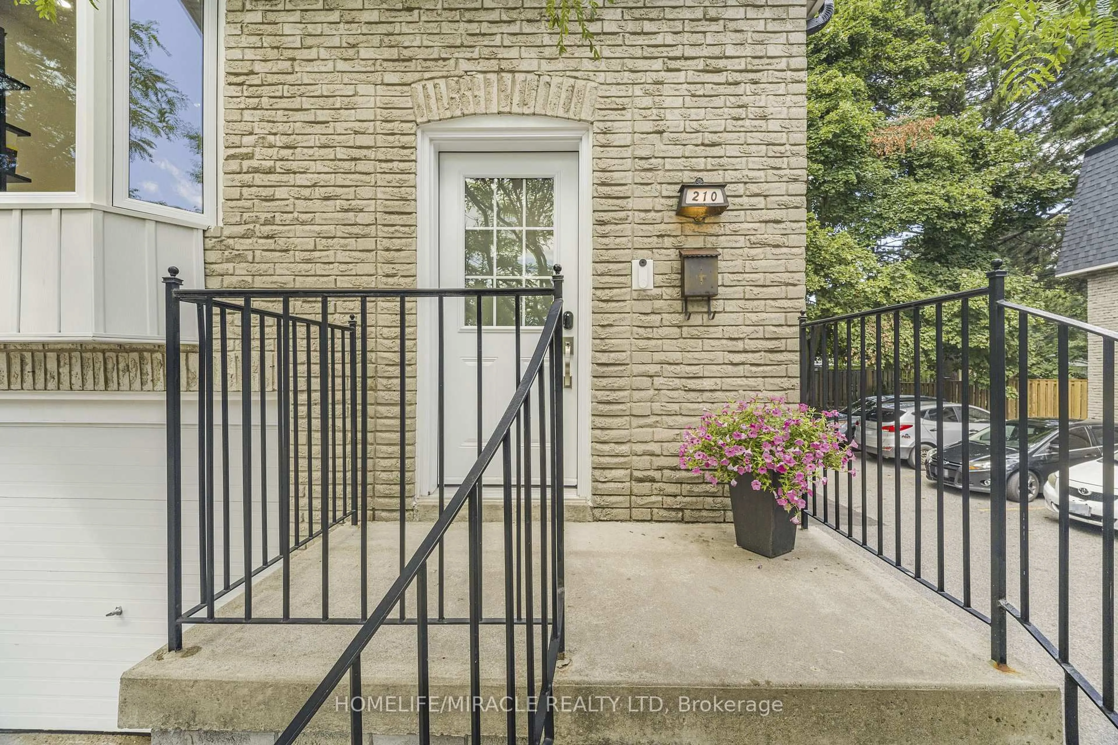 Unknown for 210 Royal Orchard Blvd #51, Markham Ontario L3T 3E7
