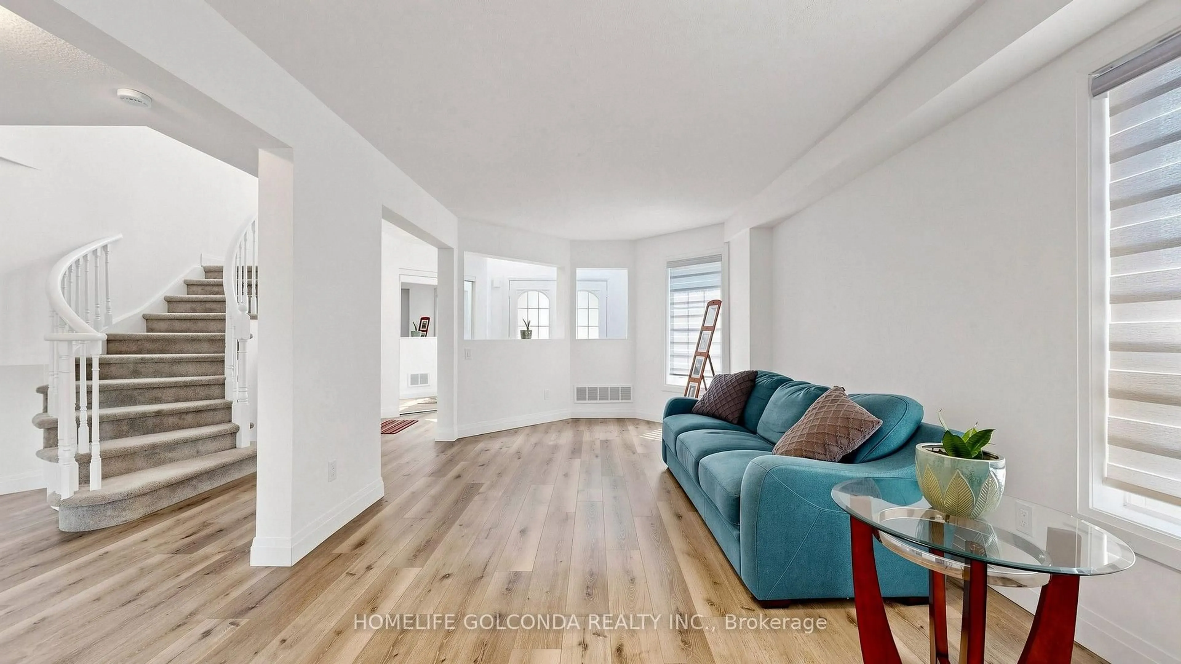 Living room with furniture, unknown for 1304 Vincent Cres, Innisfil Ontario L9S 1Z8