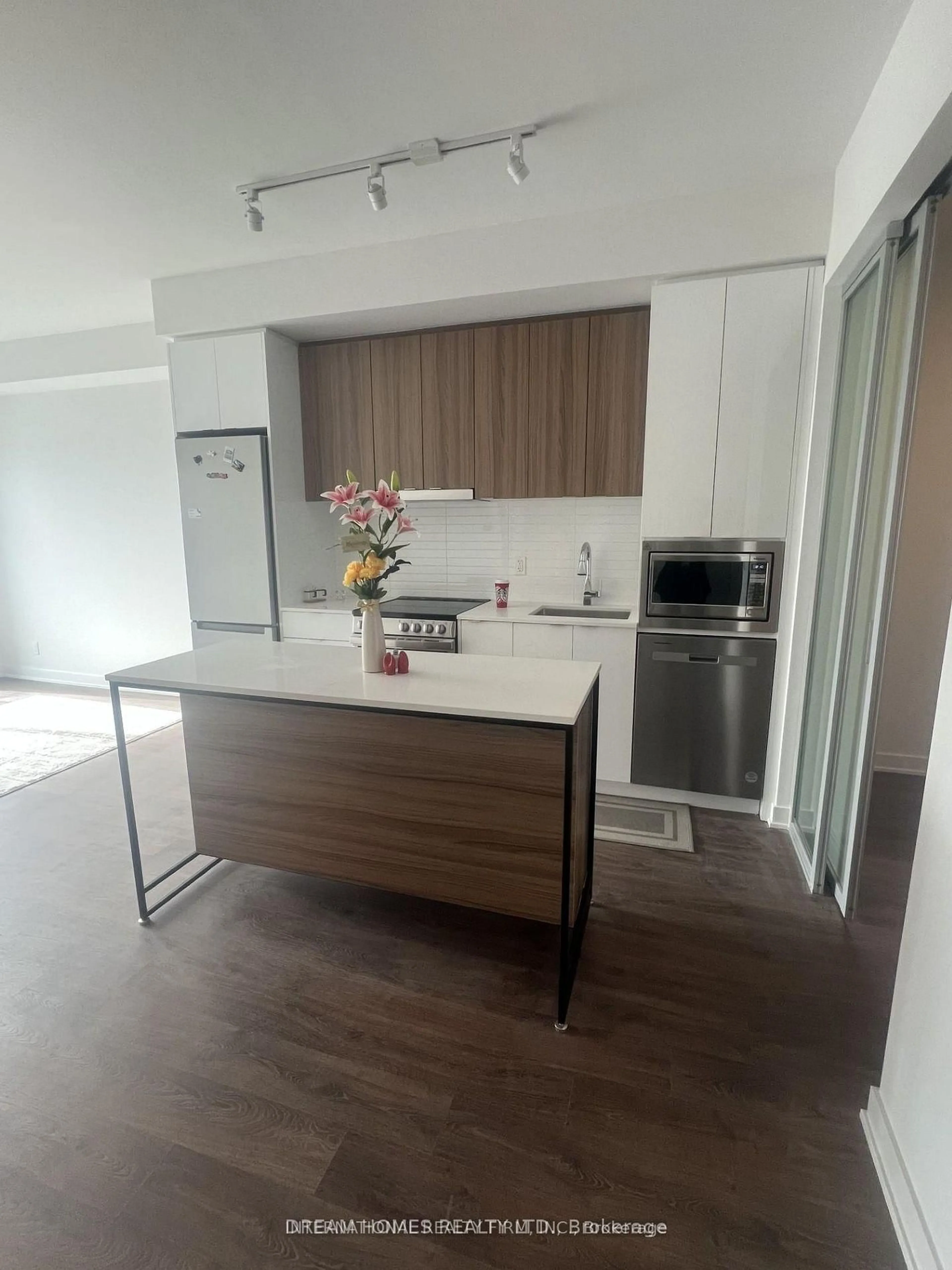 Unknown for 30 Upper Mall Way #3303, Vaughan Ontario L4J 0L7