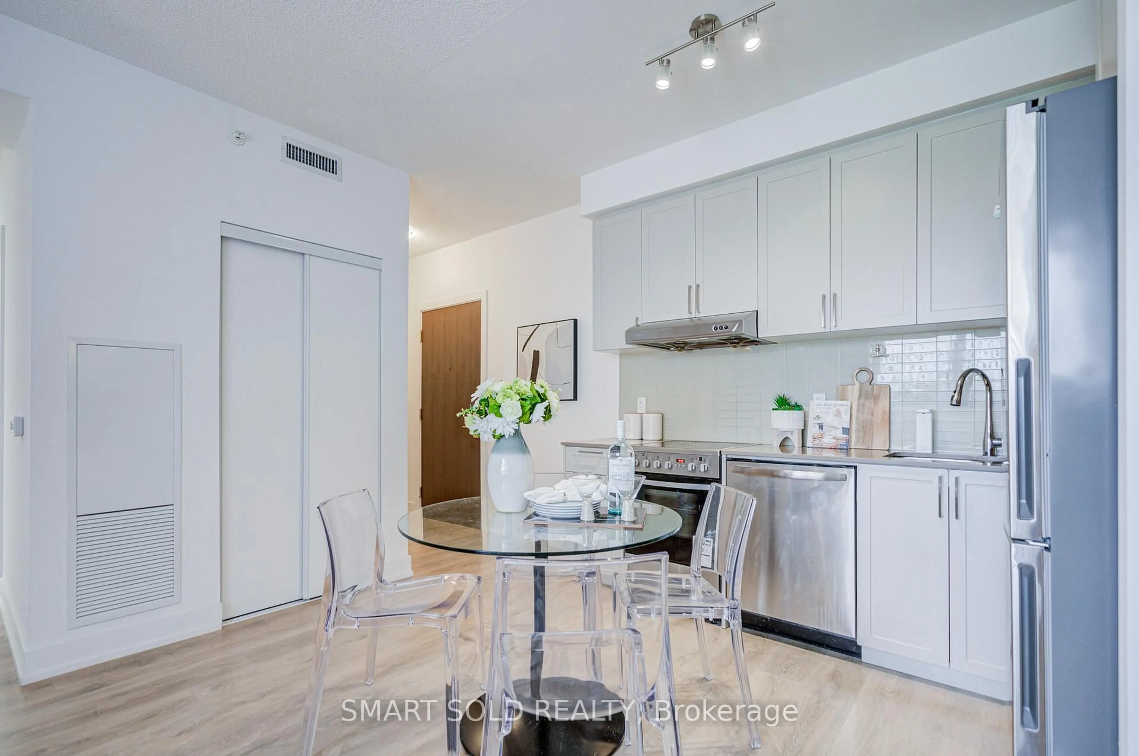 Unknown for 268 Buchanan Dr #305W, Markham Ontario L3R 8G9