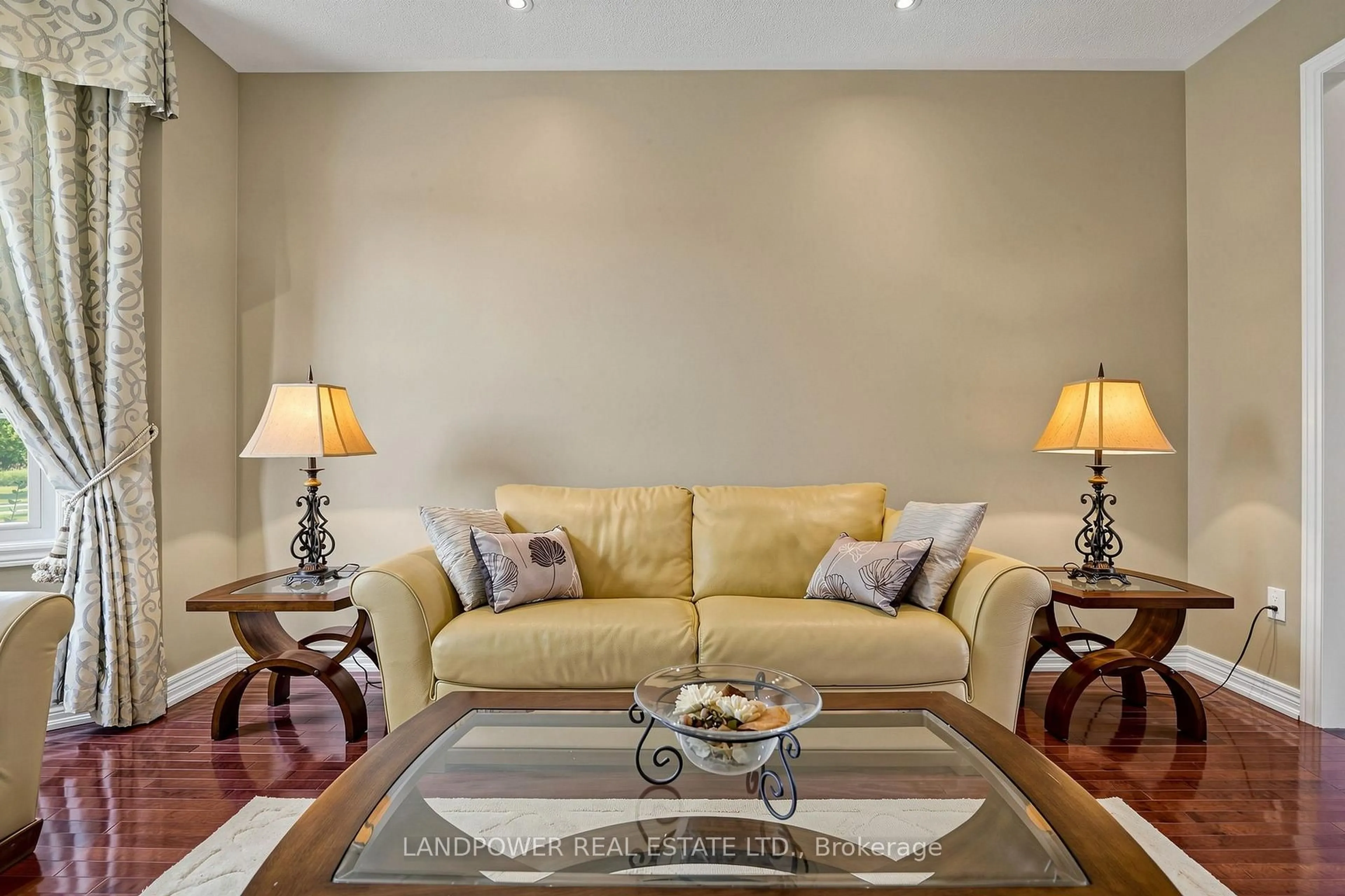 Living room with furniture, unknown for 25 Reflection Rd, Markham Ontario L6C 0A1