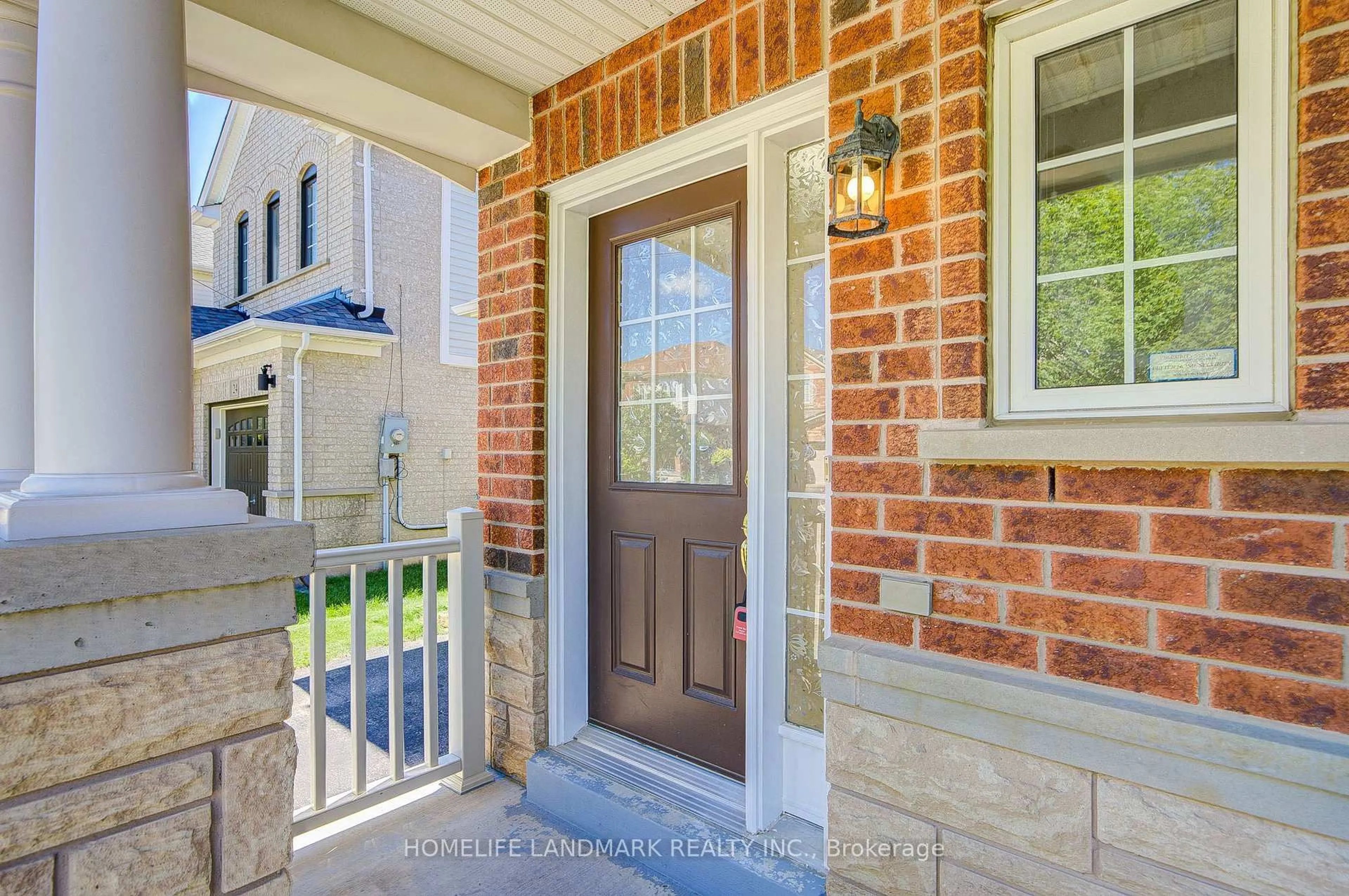Indoor entryway for 20 Richard Coulson Cres, Whitchurch-Stouffville Ontario L4A 0G7