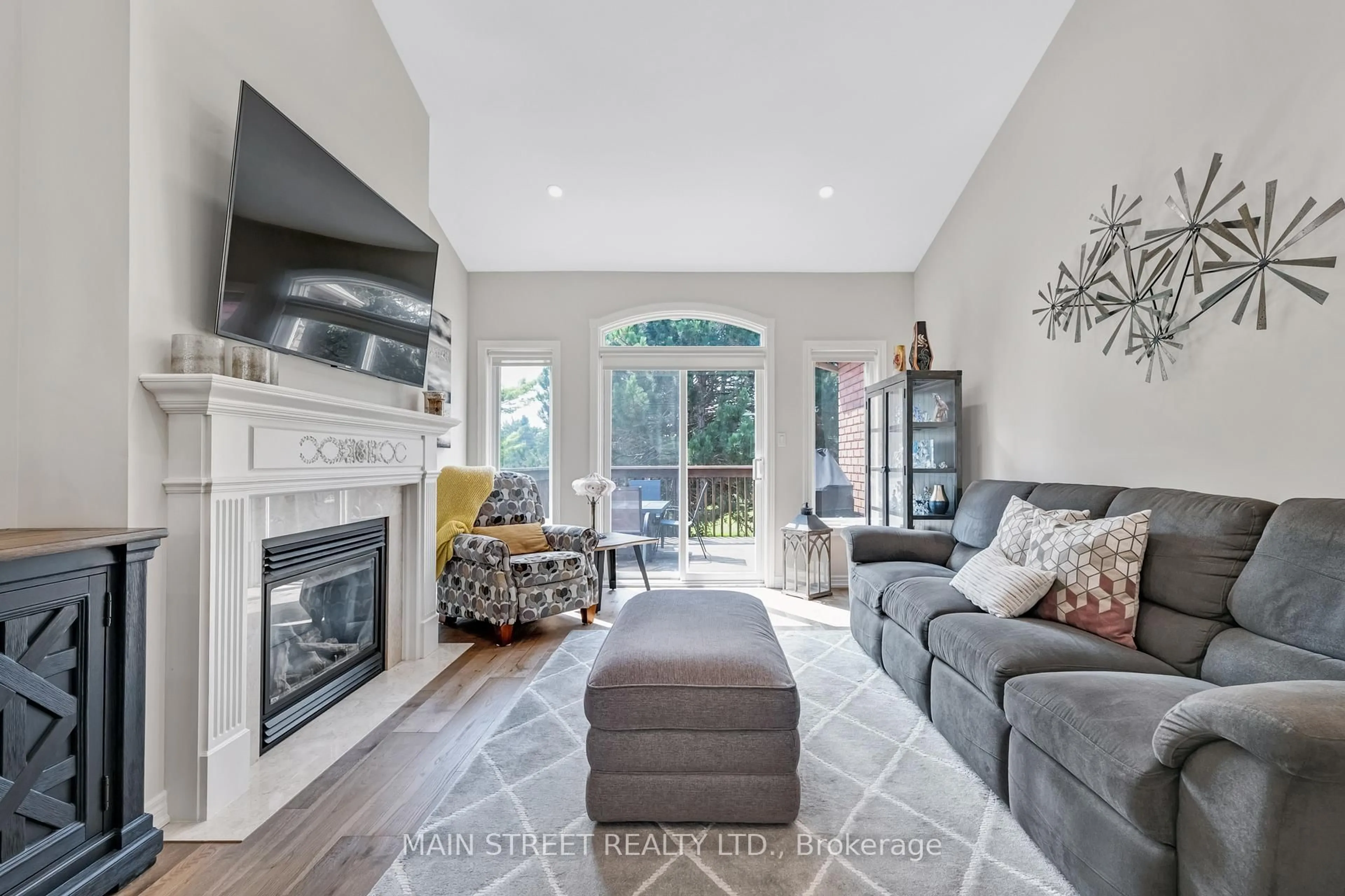 Living room with furniture, unknown for 40 Via Amici, New Tecumseth Ontario L9R 2B4