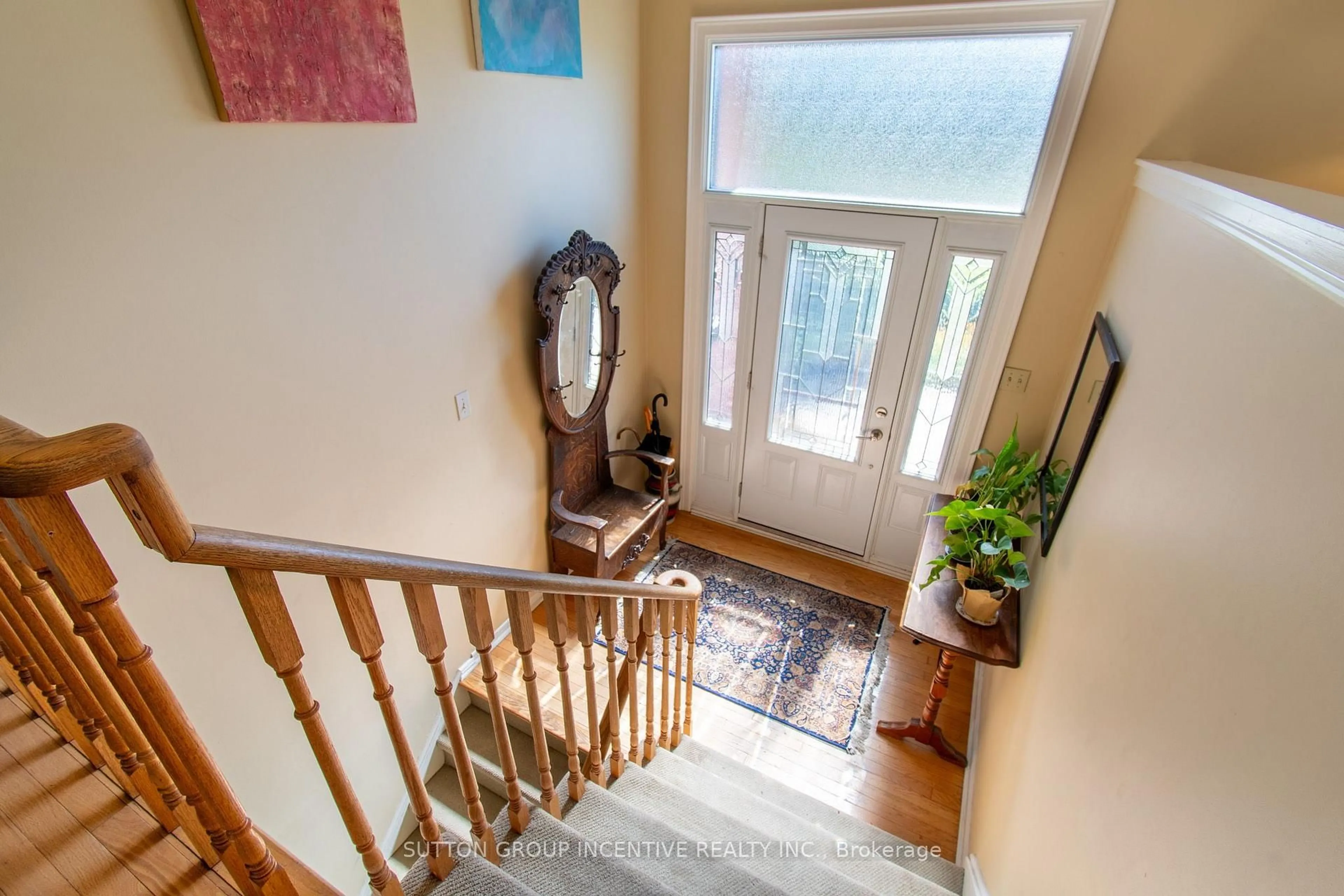 Indoor entryway for 2114 Chantler St, Innisfil Ontario L9S 1B6