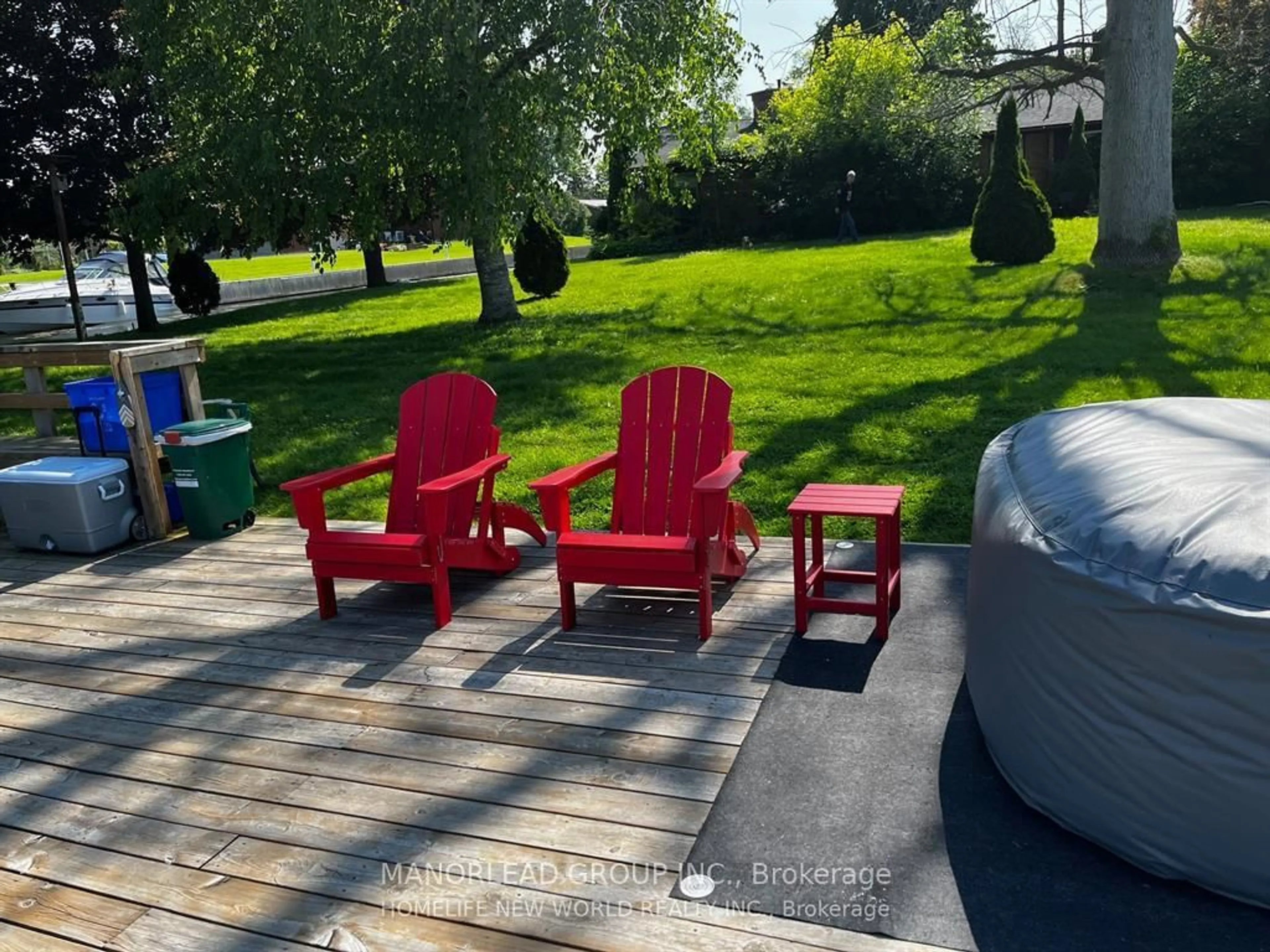 Patio, water/lake/river/ocean view for 31 Villa Dr, Georgina Ontario L0E 1N0