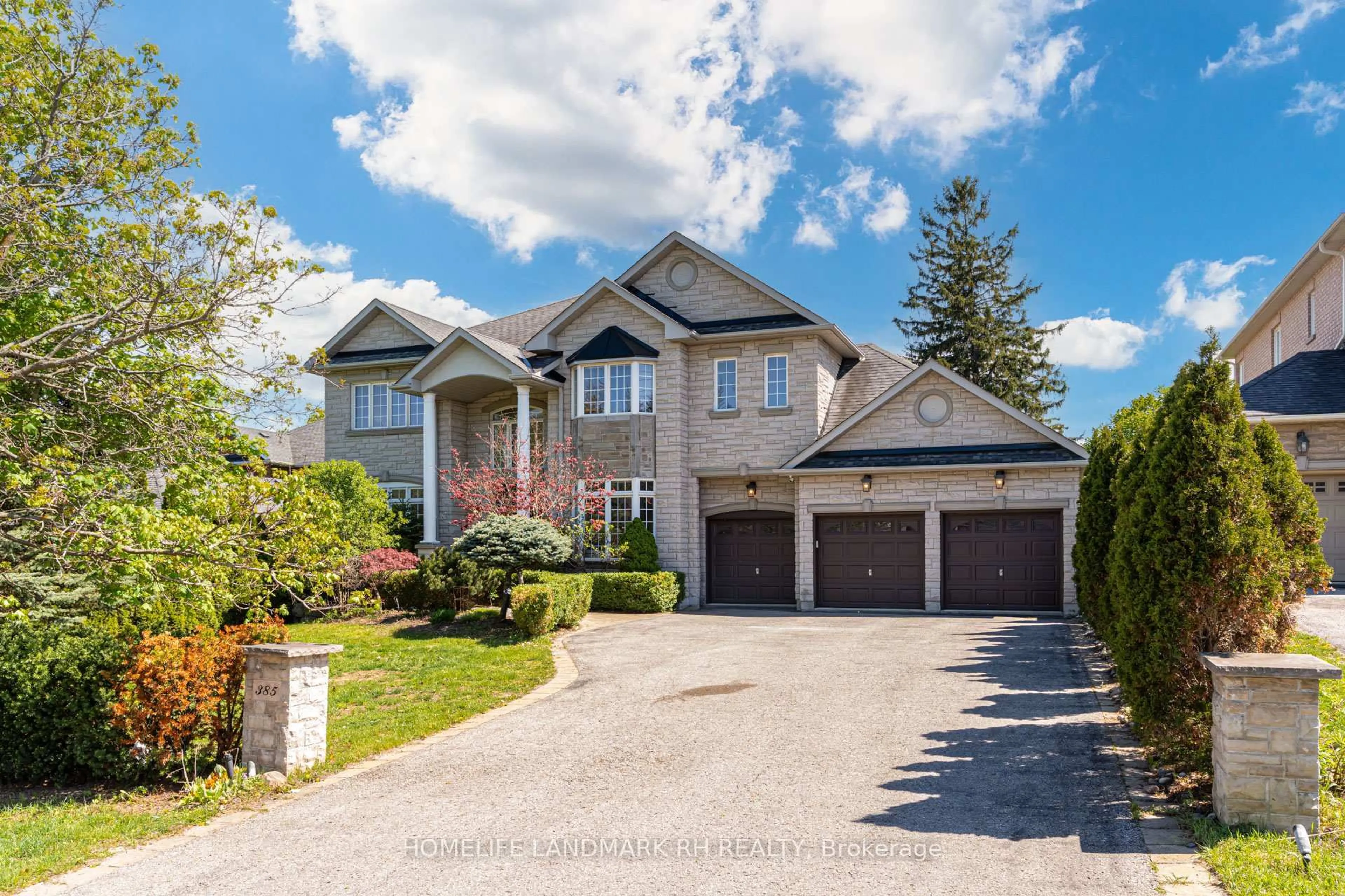 Home with brick exterior material, street for 385 Kennedy St, Aurora Ontario L4G 5M6