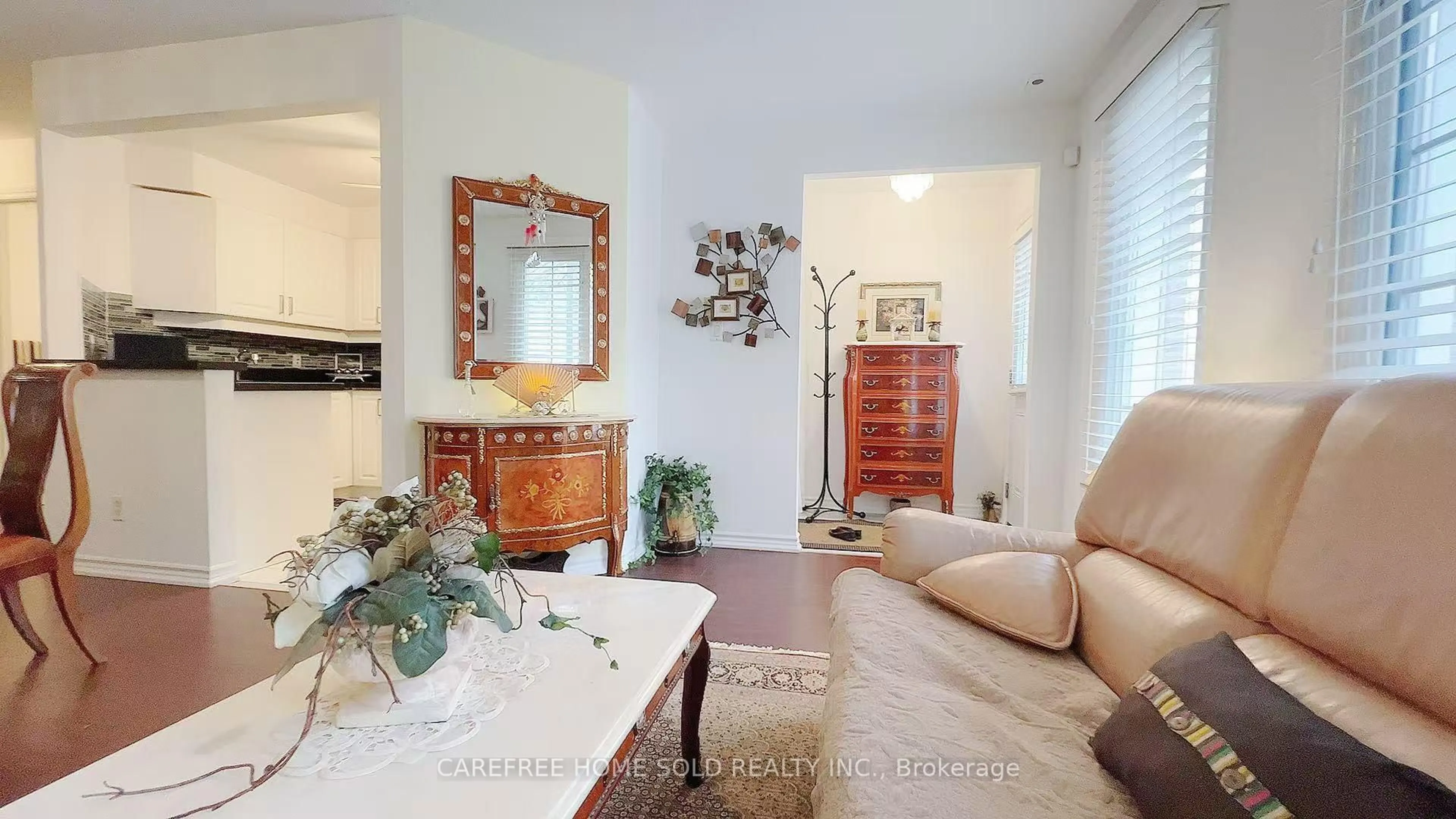 Living room with furniture, unknown for 151 Townsgate Dr #8, Vaughan Ontario L4J 8J7