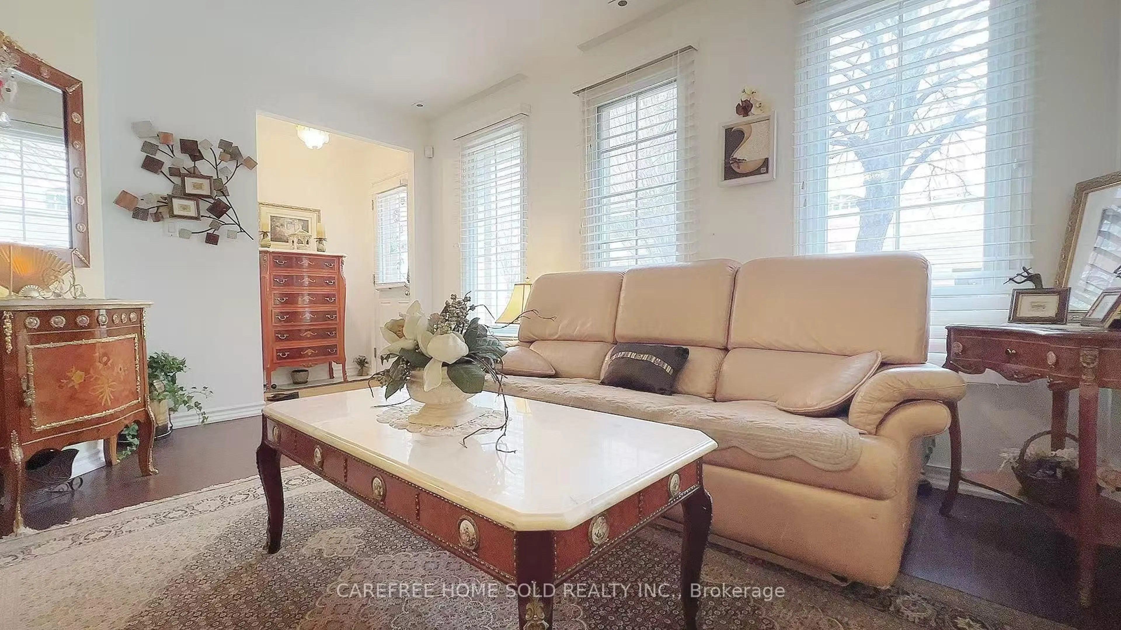 Living room with furniture, unknown for 151 Townsgate Dr #8, Vaughan Ontario L4J 8J7