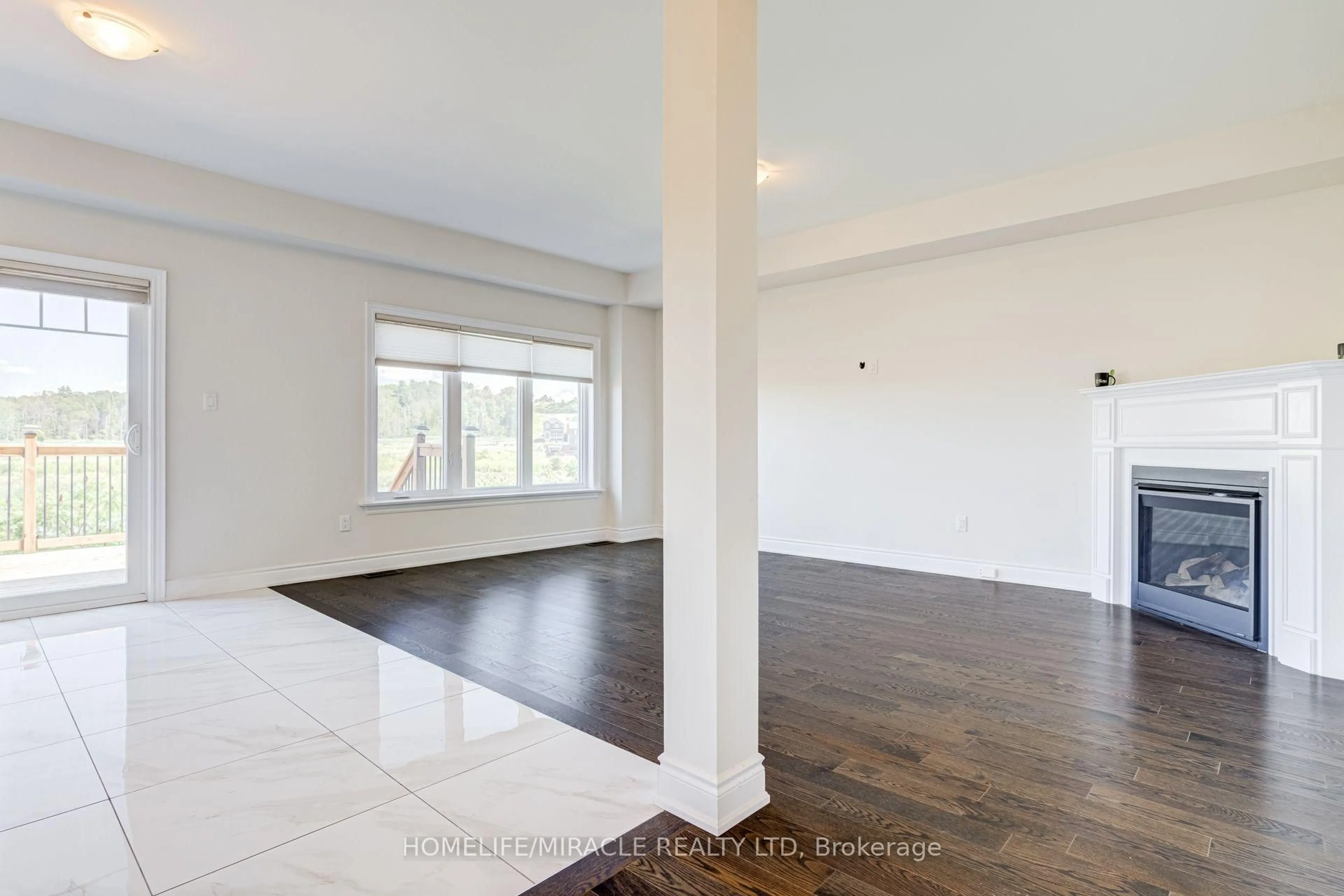 A pic of a room for 25 Lorne Thomas Pl, New Tecumseth Ontario L9R 0T8