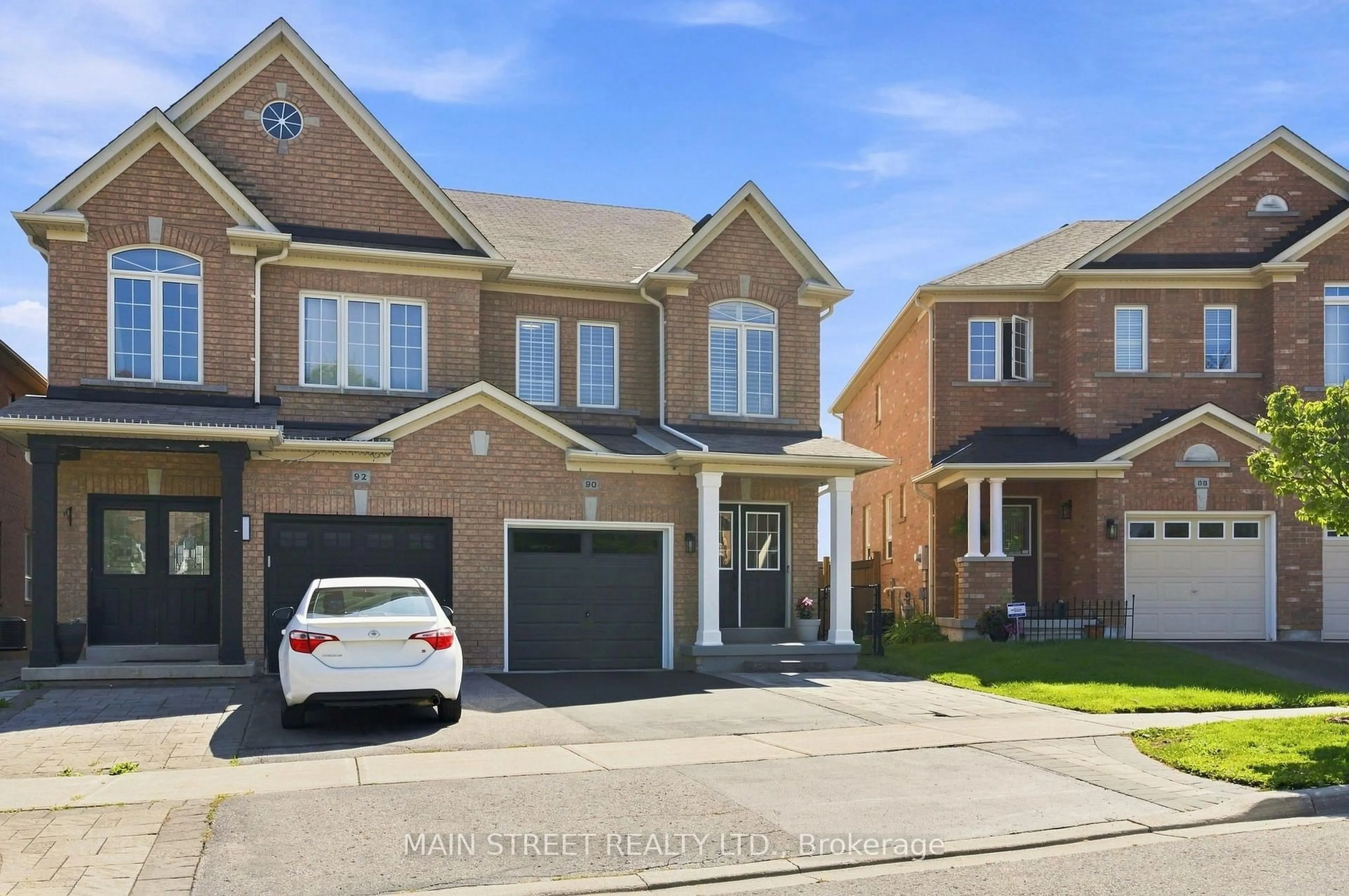 Unknown for 90 Four Seasons Cres, Newmarket Ontario L9N 0C4