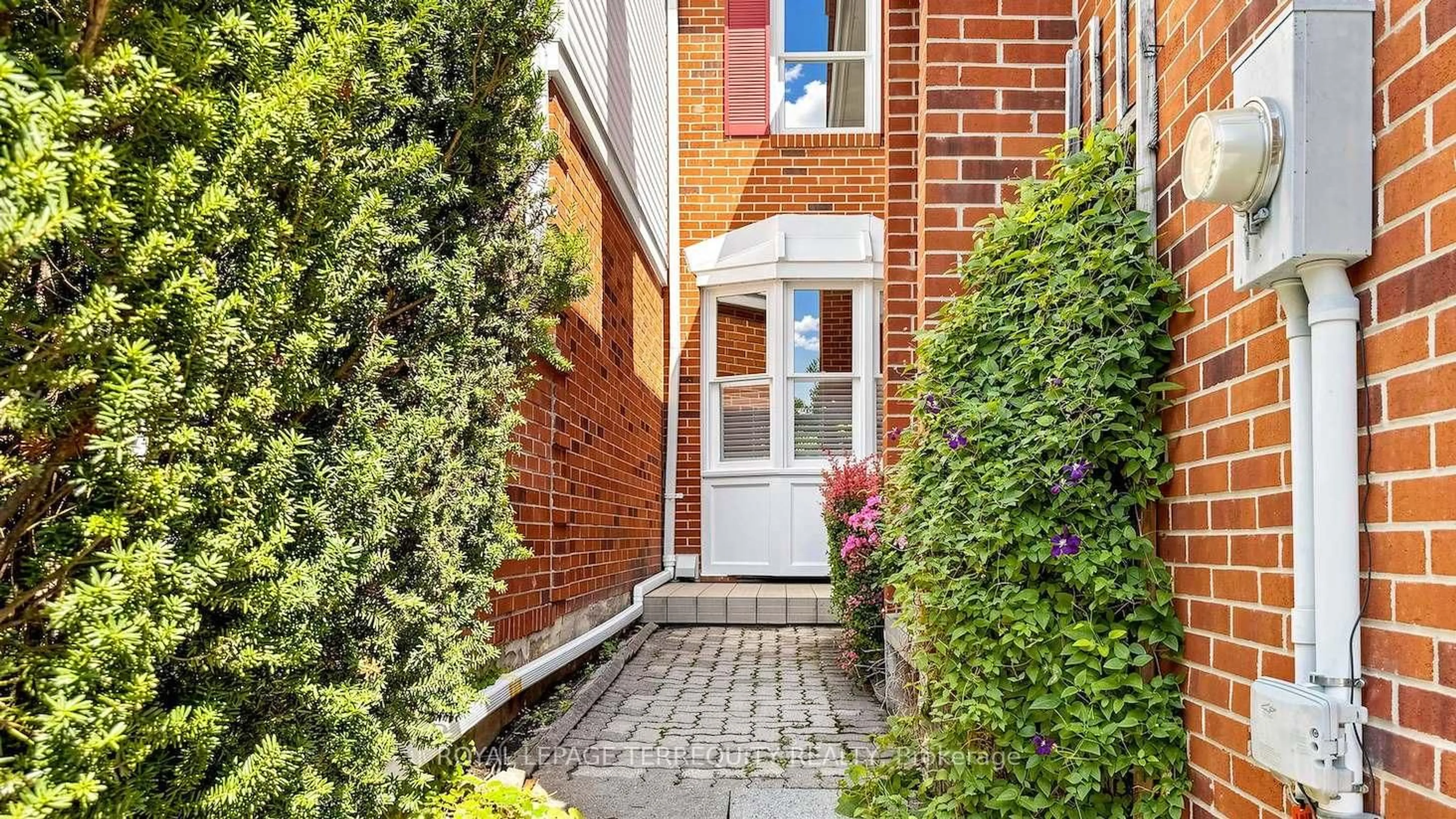 Home with brick exterior material, street for 95 Confederation Way ##64, Markham Ontario L3T 5R4
