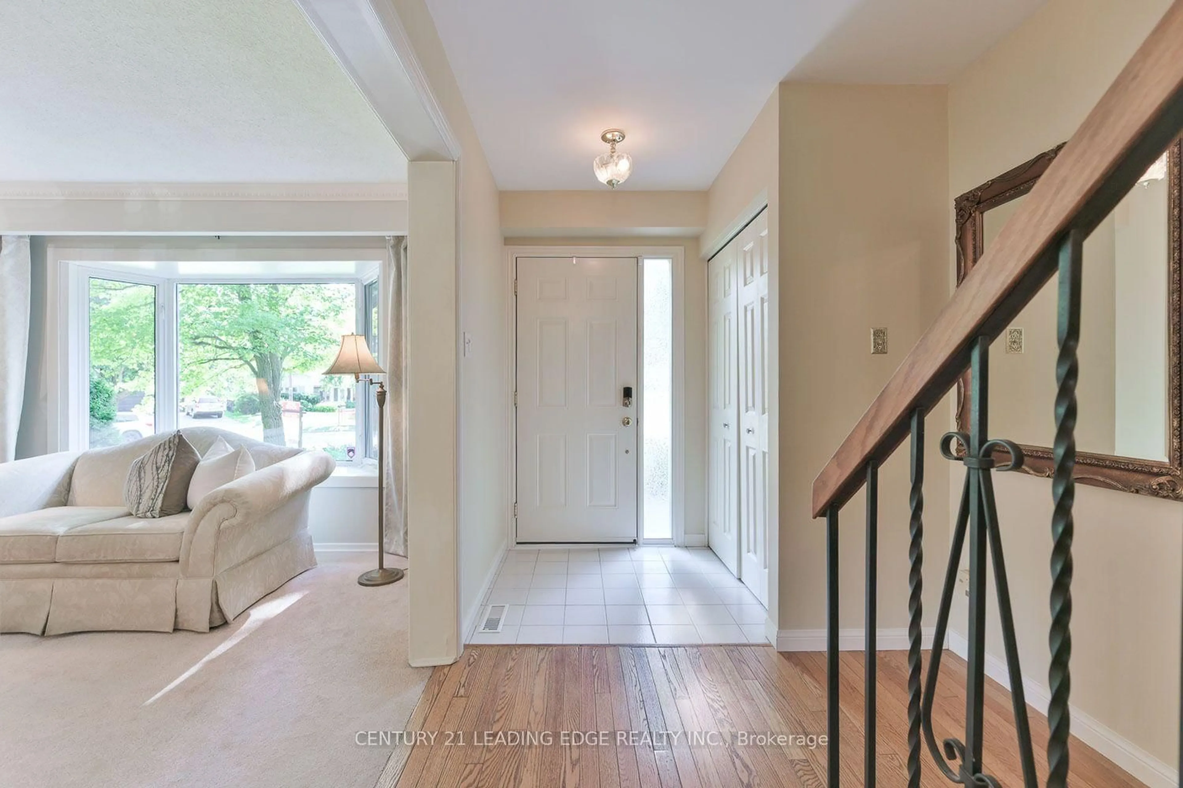 Indoor entryway for 15 Sir Gawaine Pl, Markham Ontario L3P 3A1