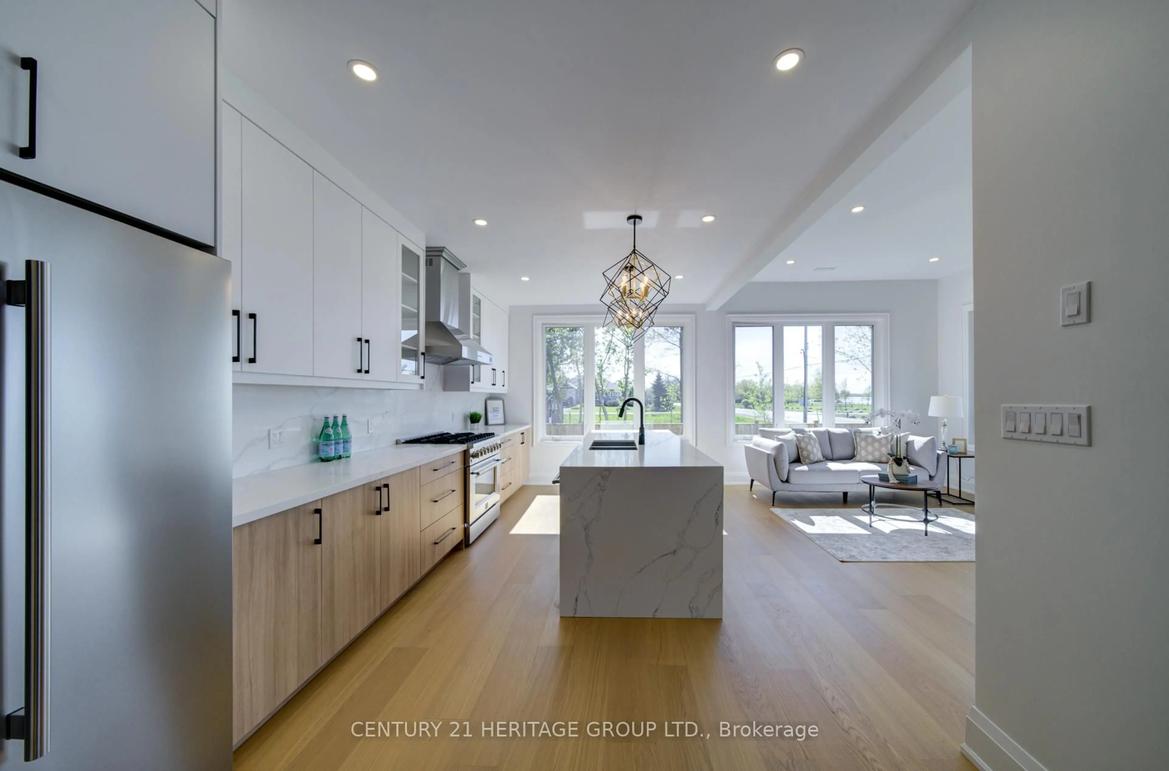 Open concept kitchen, unknown for 802 Willowview Rd, Georgina Ontario L0E 1S0