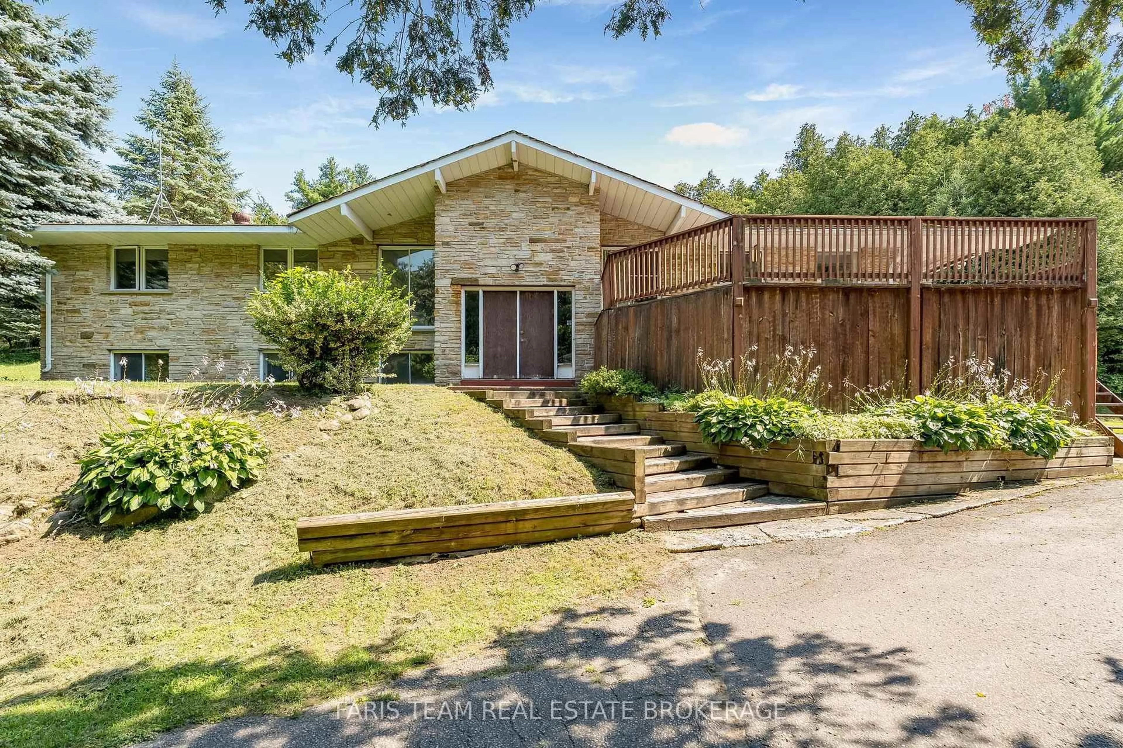 A pic from outside/outdoor area/front of a property/back of a property/a pic from drone, street for 5809 10th Sdrd, Essa Ontario L0L 1N0