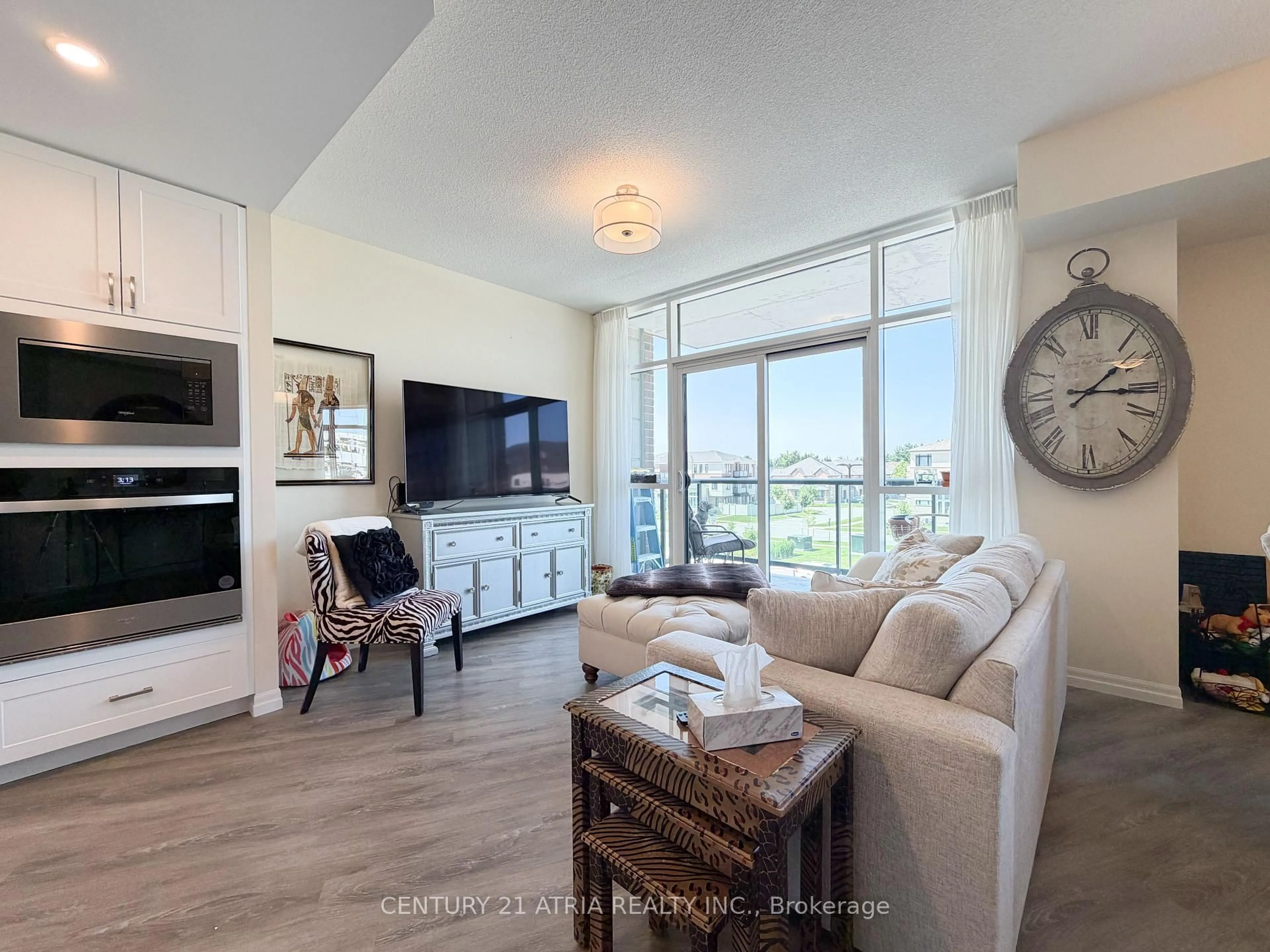 Living room with furniture, unknown for 460 William Graham Dr #317, Aurora Ontario L4G 1X9